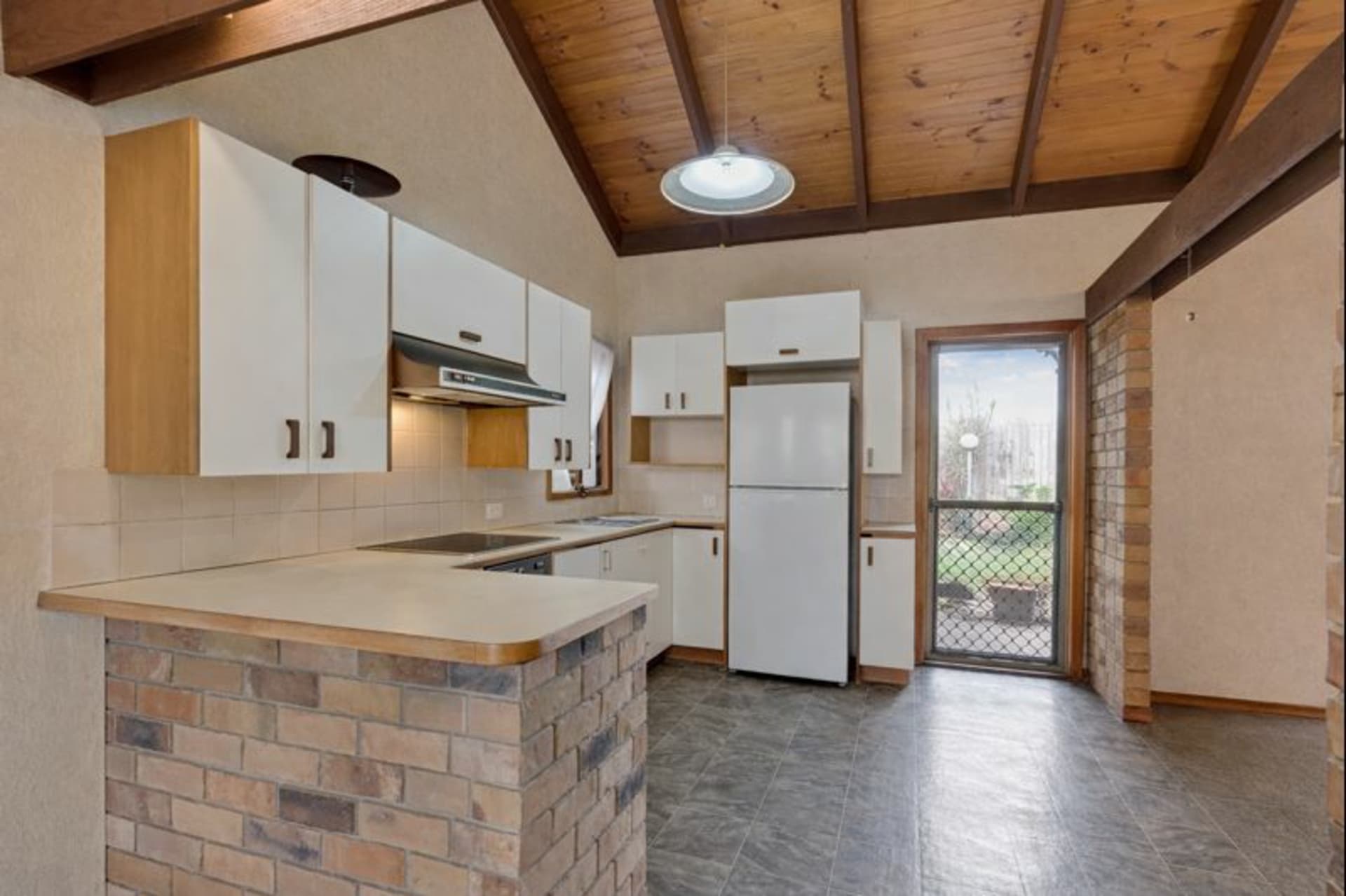 62 Karawatha Drive, Mountain Creek, Mountain Creek - Thumbnail 4