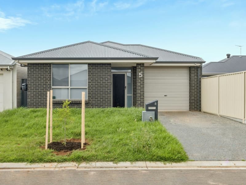 5 Bonham Crescent, Munno Para West, Munno Para West - Image 1
