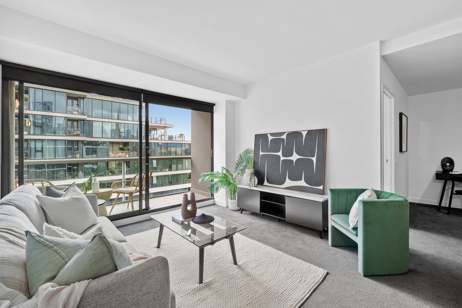 603/9 Eades Street, East Melbourne, East Melbourne - Thumbnail 5