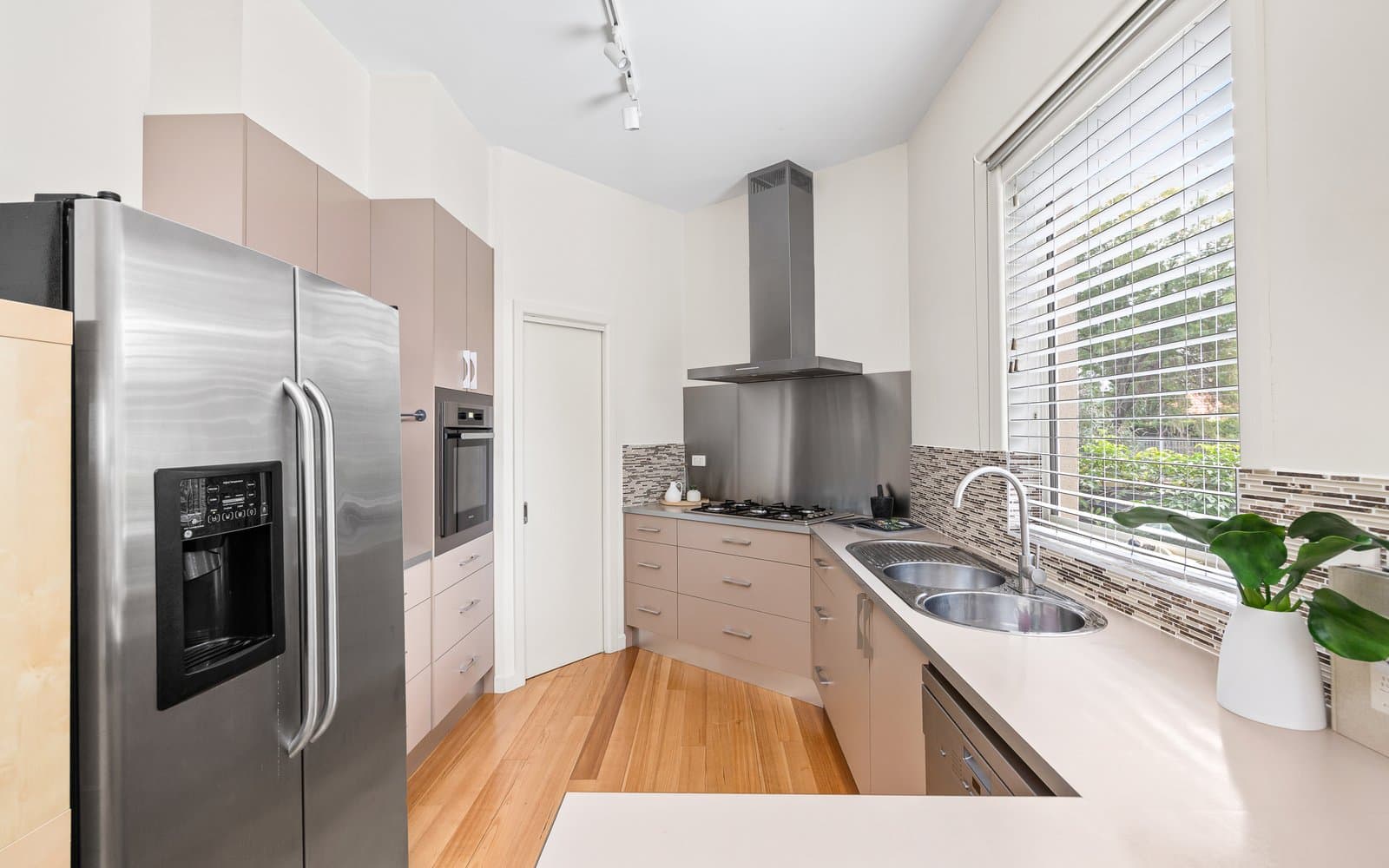 2 Grenville Street, Hampton, Hampton - Thumbnail 5