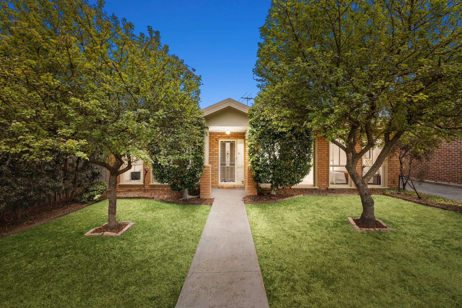 1/7 Irving Street, Mount Waverley, Mount Waverley - Thumbnail 3
