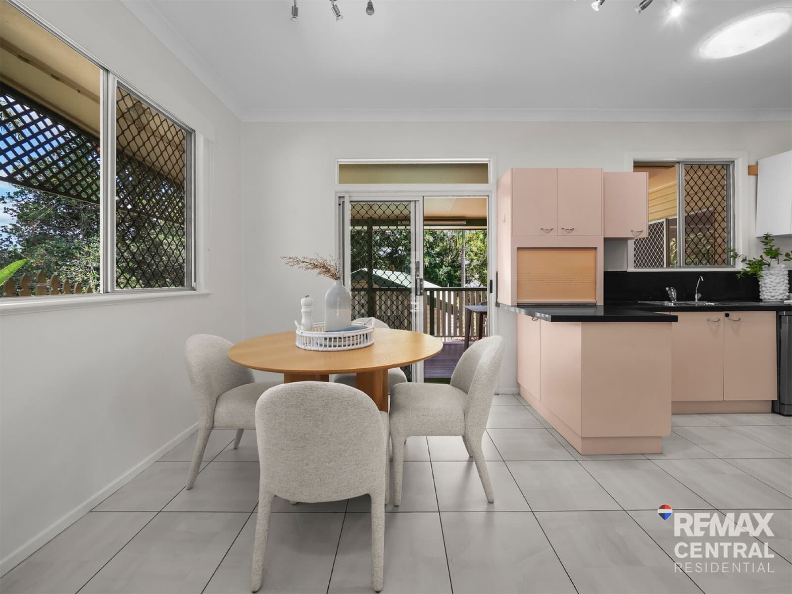 26 Parnoolar Crescent Ferny Hills QLD 4055, Ferny Hills - Thumbnail 4