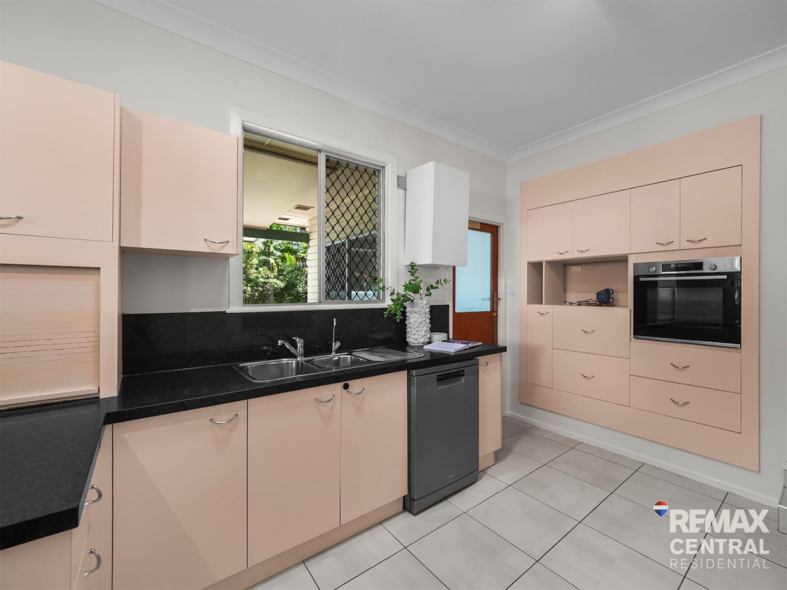 26 Parnoolar Crescent Ferny Hills QLD 4055, Ferny Hills - Thumbnail 7