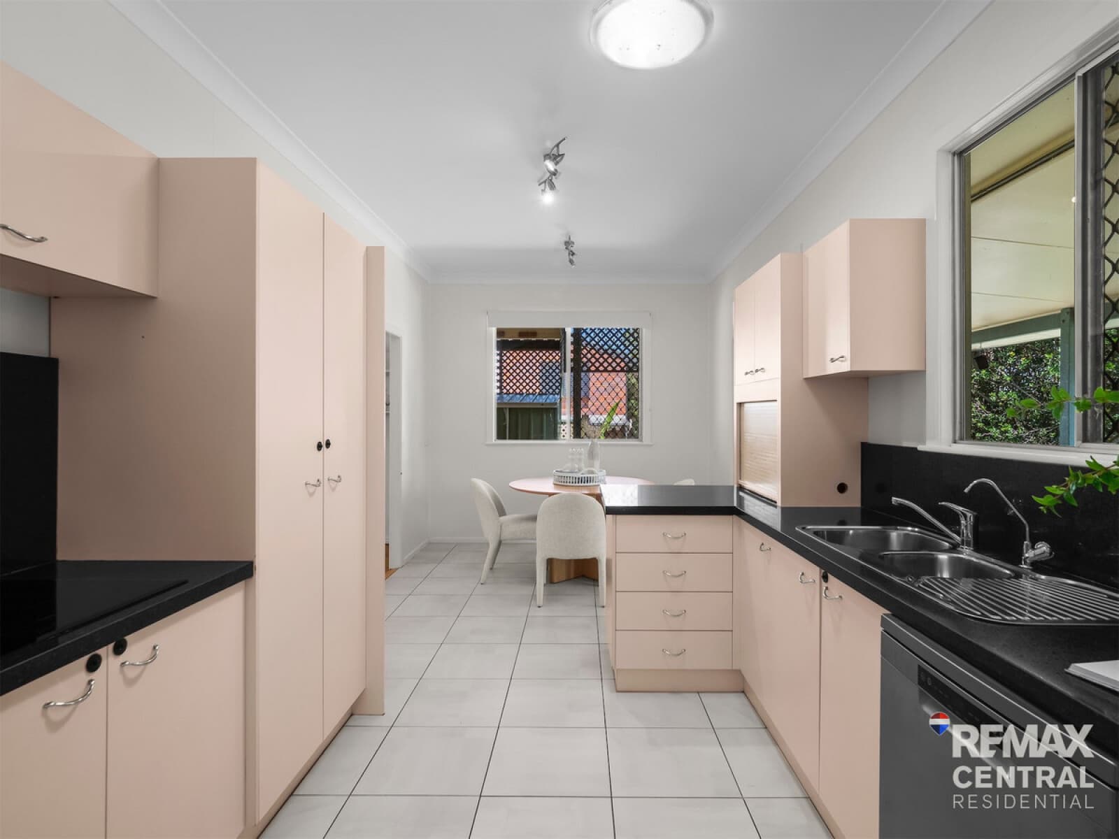 26 Parnoolar Crescent Ferny Hills QLD 4055, Ferny Hills - Thumbnail 8