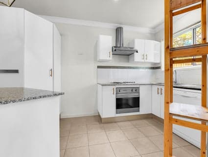 28 Mornington Crescent, Morningside - Thumbnail 3
