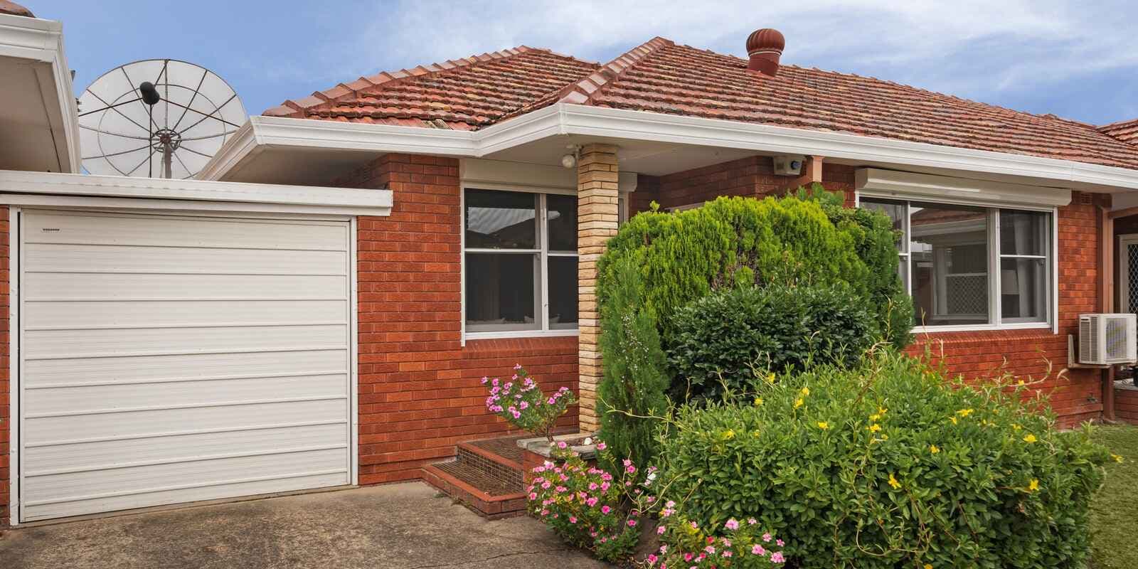 4/15 Solander Street Monterey, Monterey - Image 1