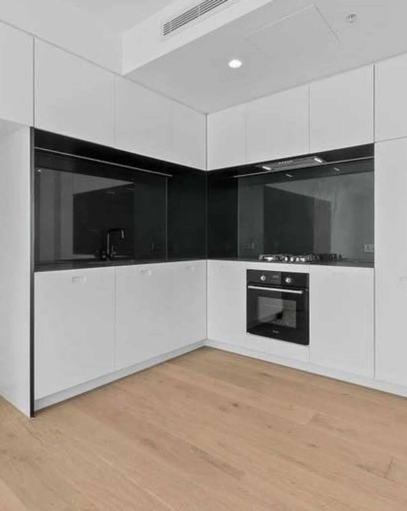 1 bed/32-42 Spring Street Bondi Junction, Bondi Junction - Thumbnail 2