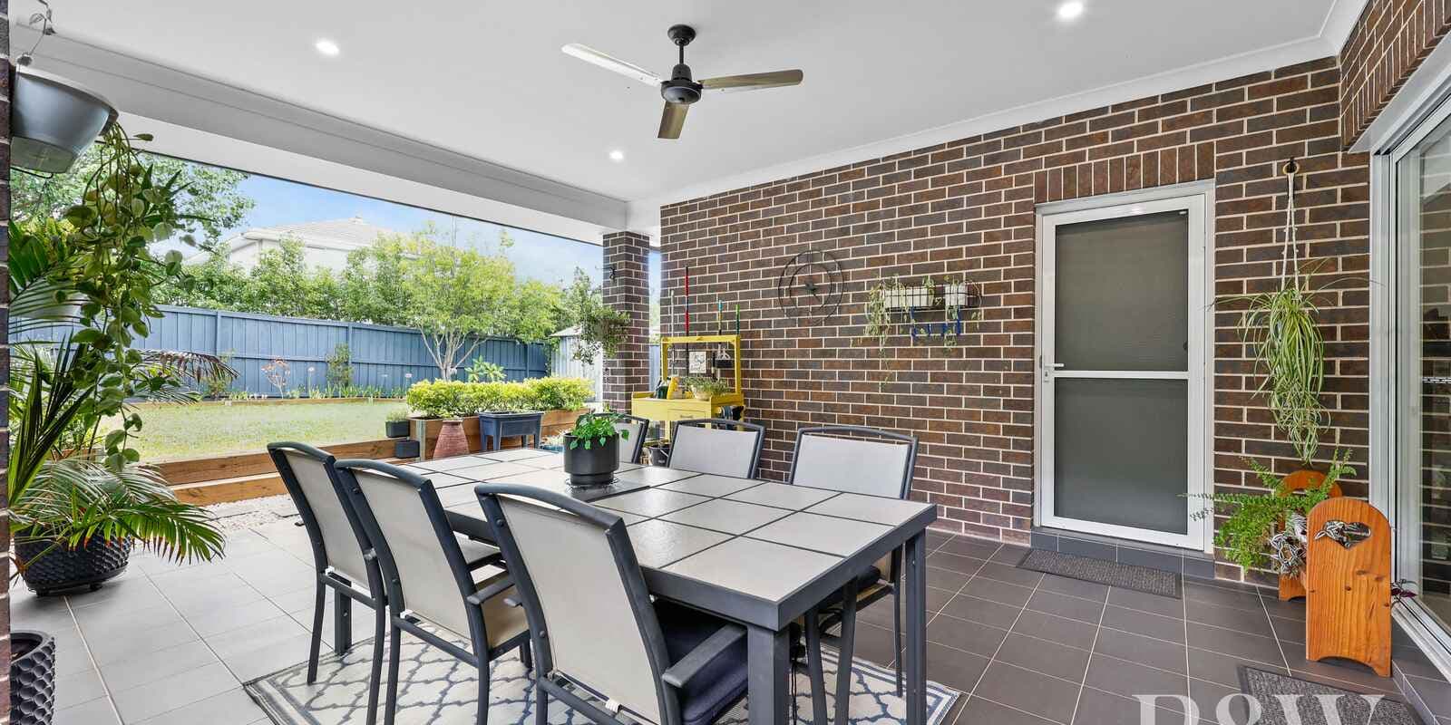 29 CLOVERHILL CRESCENT Gledswood Hills, Gledswood Hills - Thumbnail 7