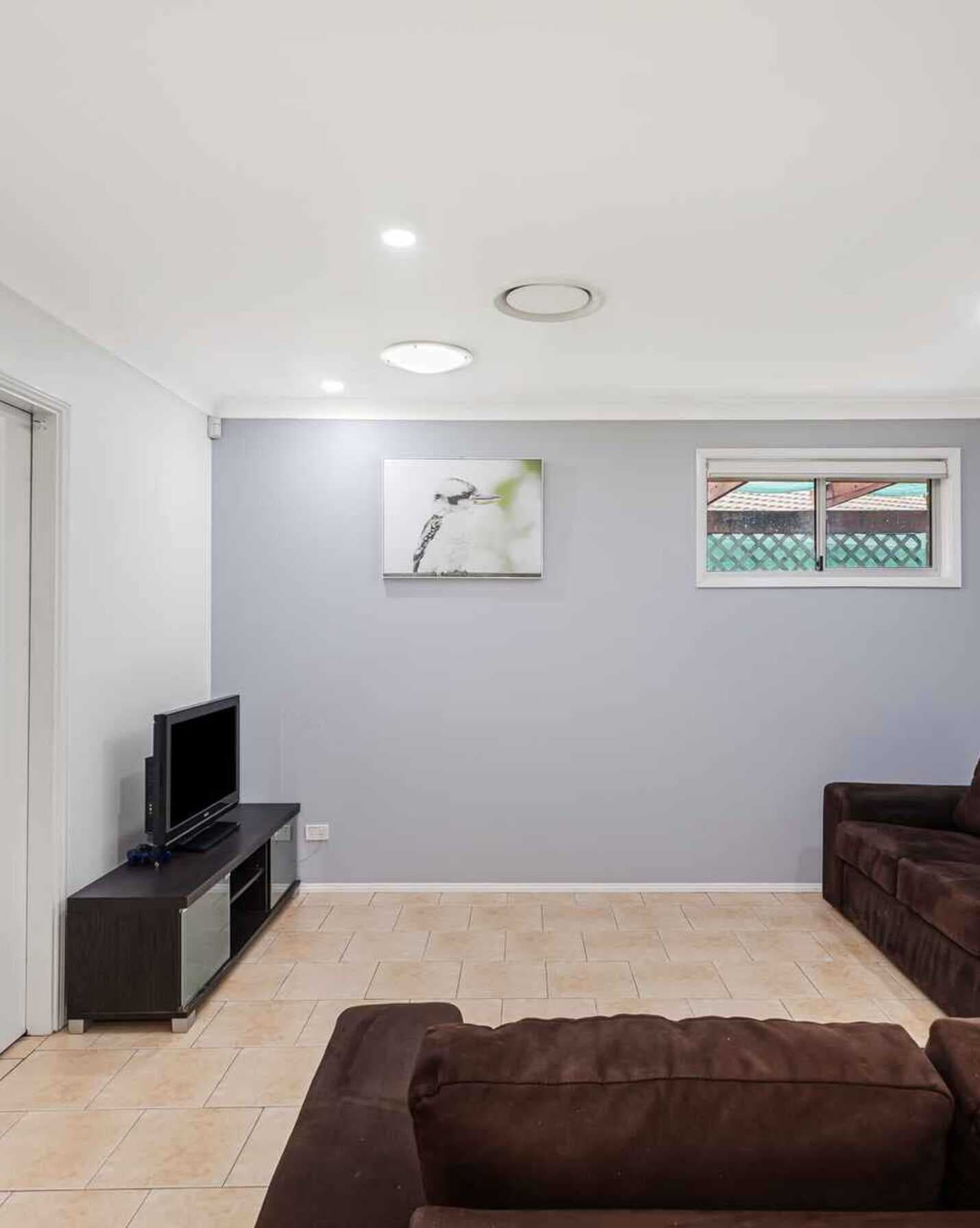 30 Francis Greenway Avenue St Clair, St Clair - Thumbnail 6