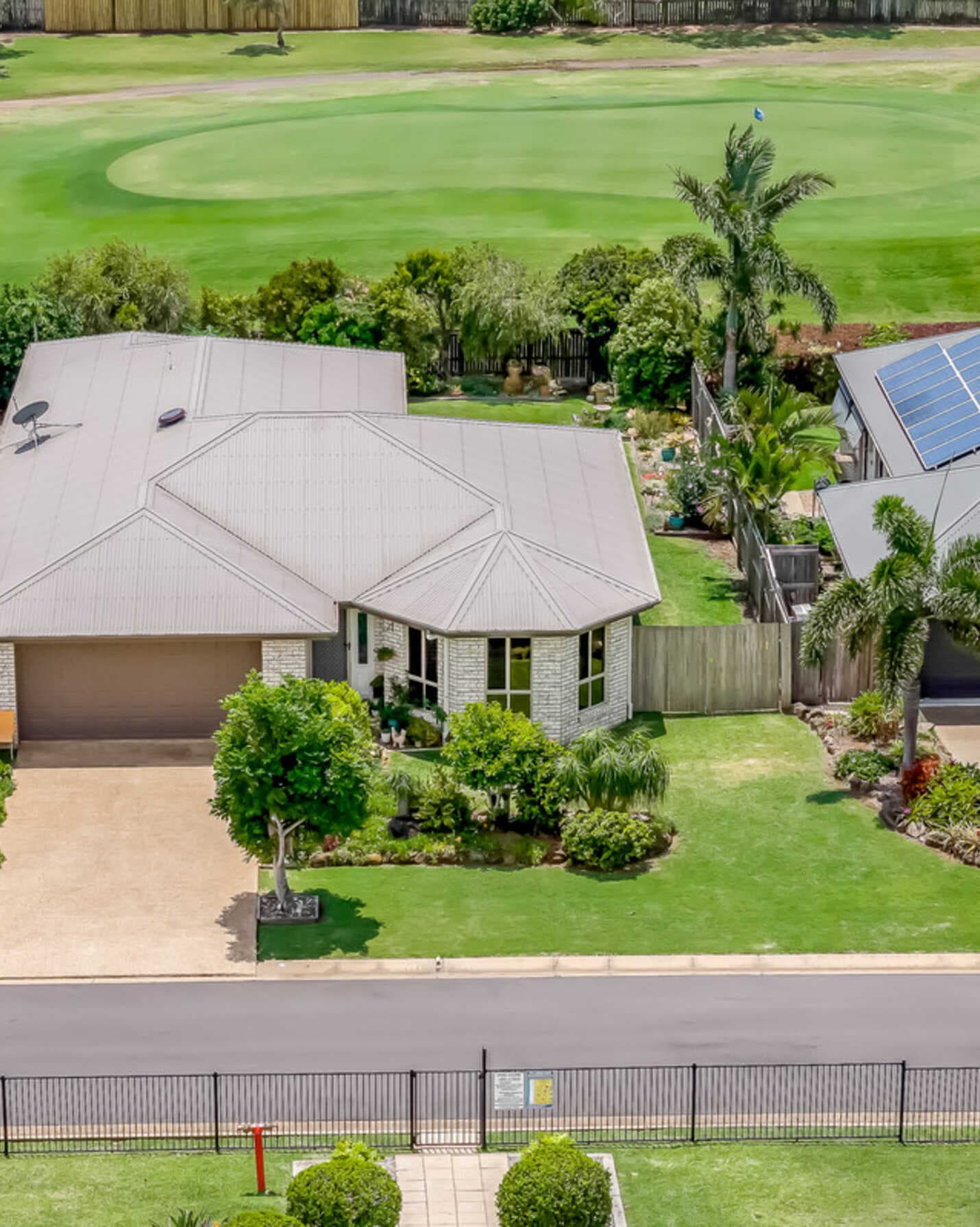 3 McCallum Close Coral Cove, Cove - Image 1
