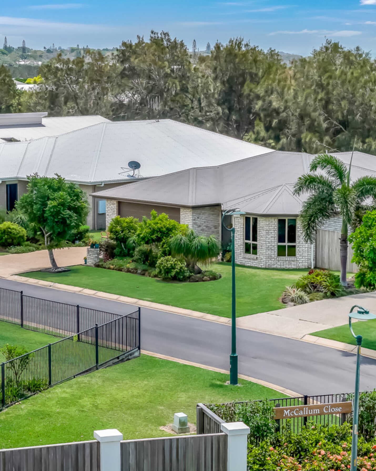 3 McCallum Close Coral Cove, Cove - Thumbnail 3