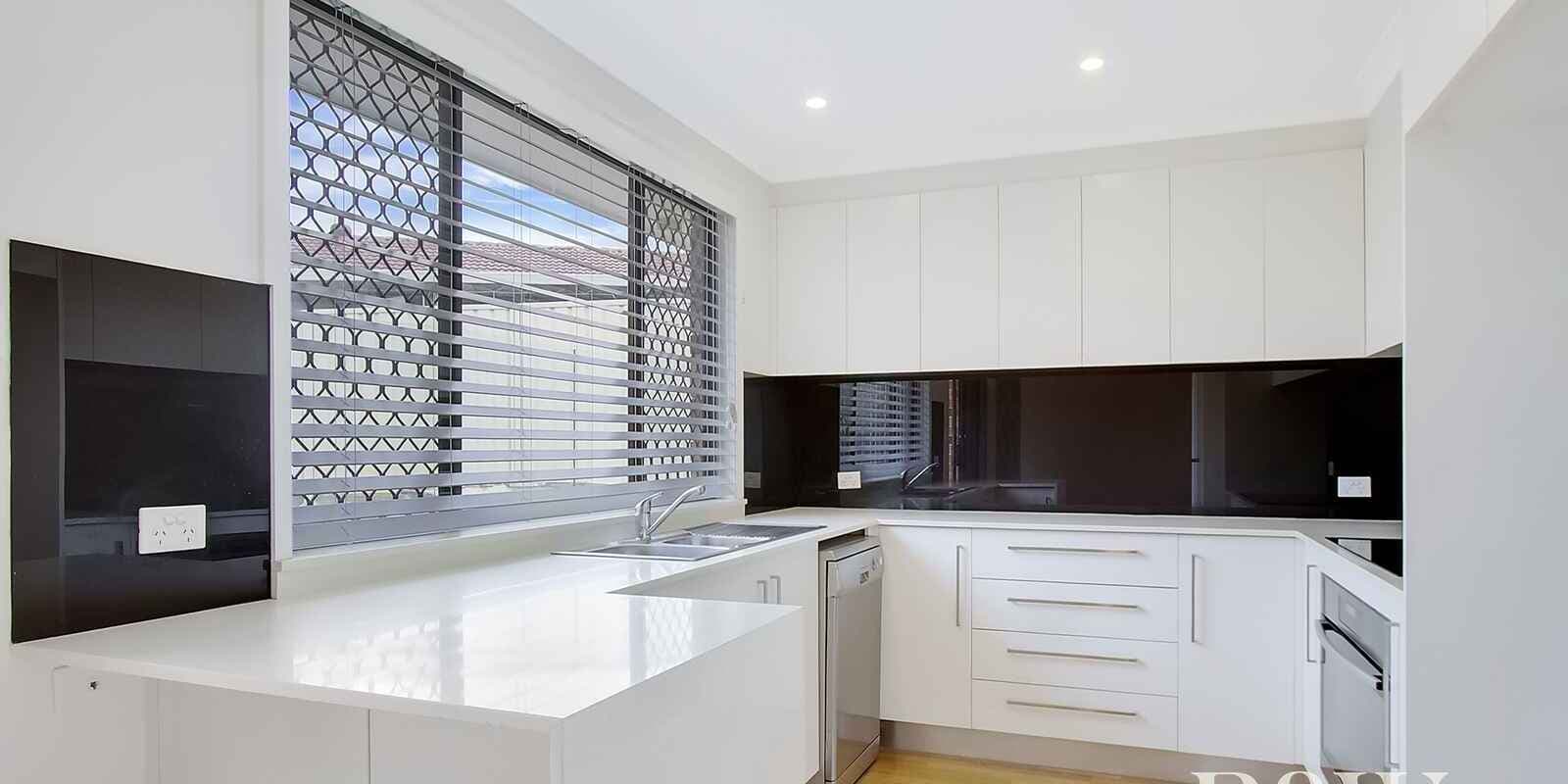 57 Pine Creek Circuit St Clair, St Clair - Thumbnail 2