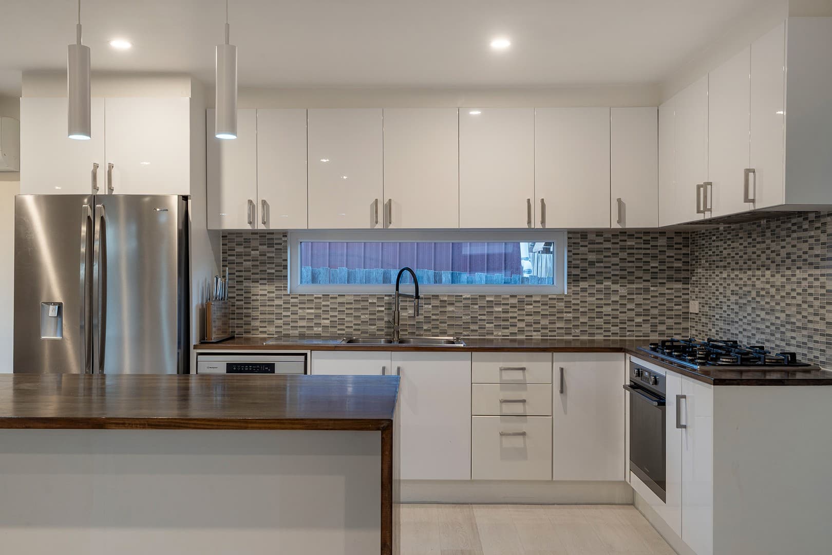 20 Plumpton Avenue, Craigieburn, VIC 3064, Craigieburn - Thumbnail 3