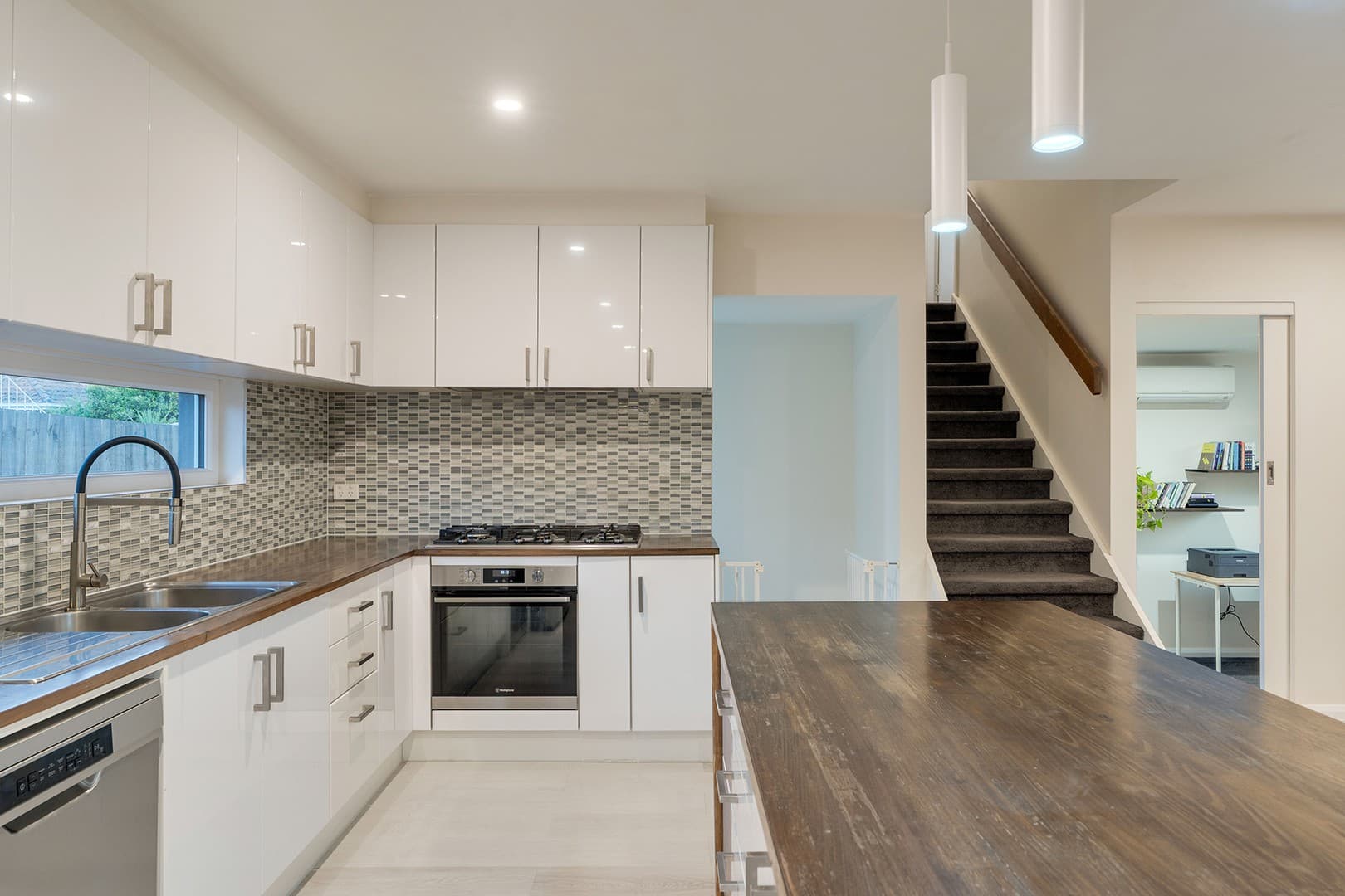20 Plumpton Avenue, Craigieburn, VIC 3064, Craigieburn - Thumbnail 4