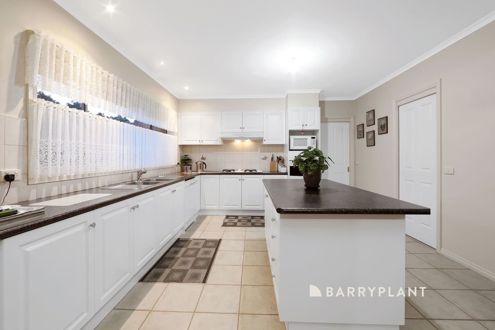 13 Miramah Close, Rowville, VIC 3178, Rowville - Thumbnail 4