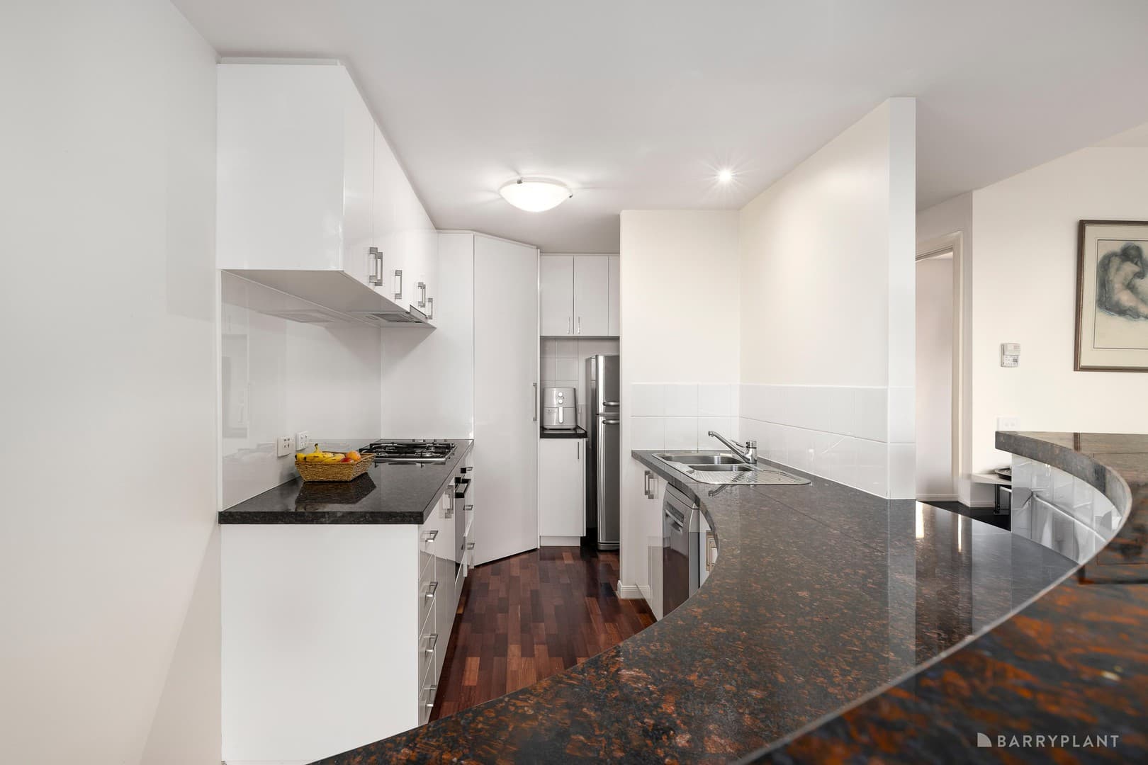 1005/2 Sovereign Point Court, Doncaster - Thumbnail 2