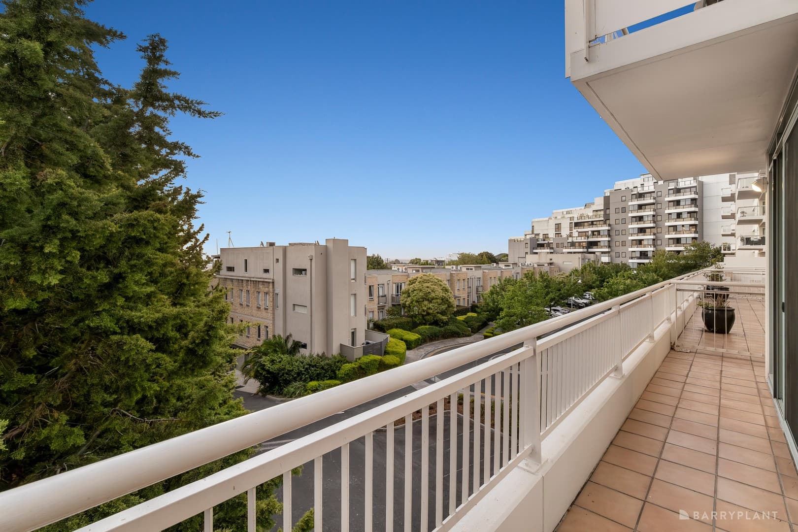 1005/2 Sovereign Point Court, Doncaster - Thumbnail 5