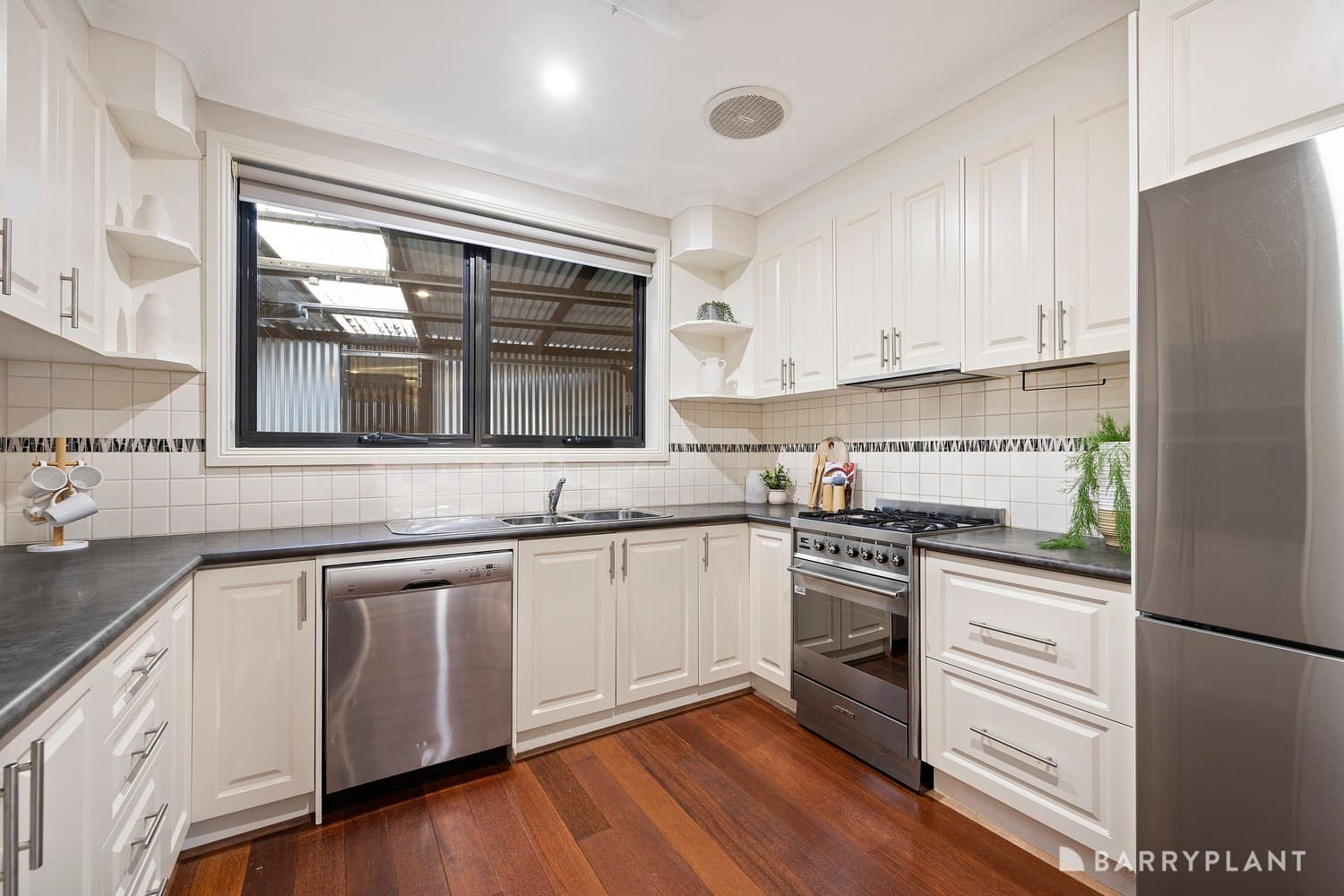 9 Shannon Crescent, Watsonia, VIC 3087, Watsonia - Thumbnail 4