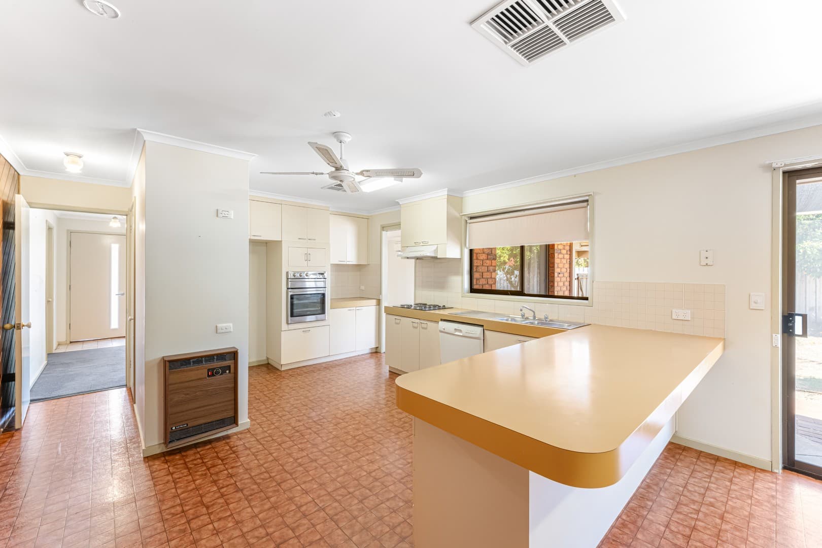 14 Semmens Crescent, Mildura, VIC 3500, Mildura - Thumbnail 3