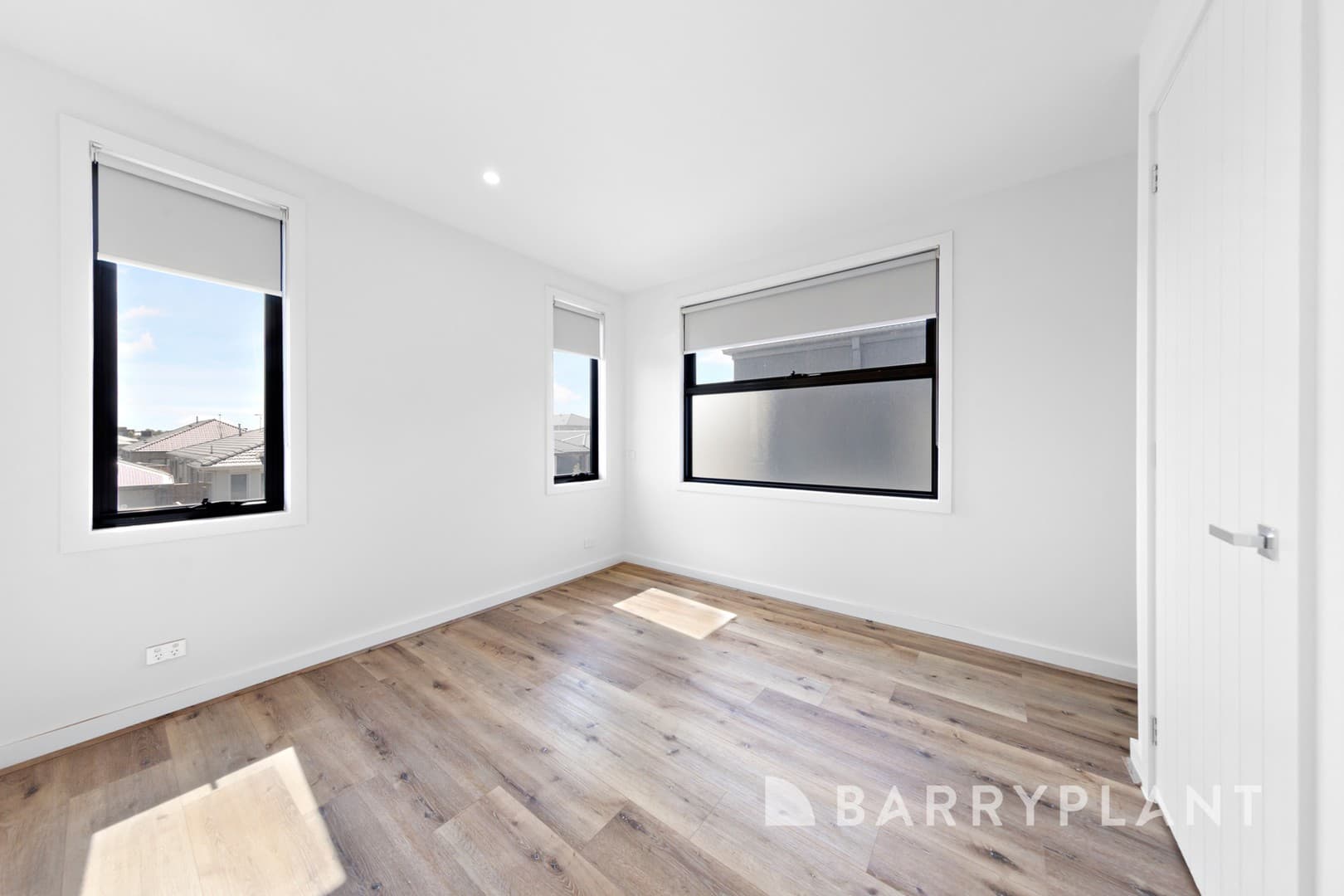 16 Langer Road, Deanside, VIC 3336, Deanside - Thumbnail 8