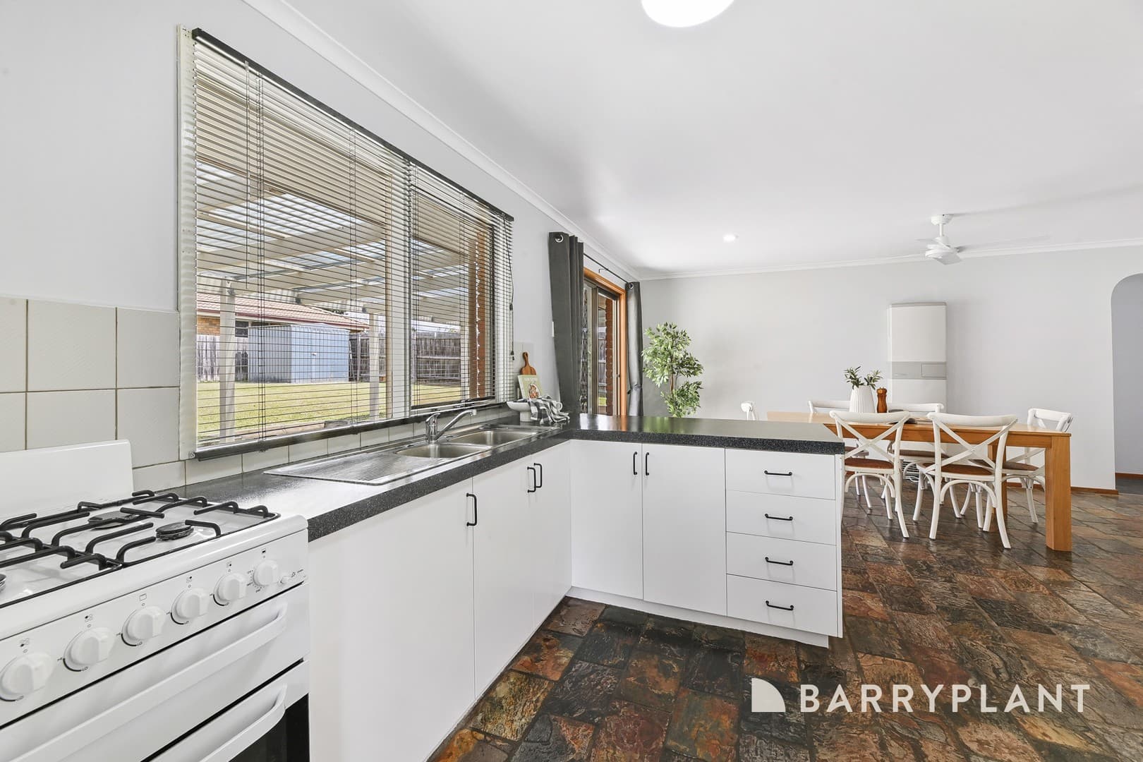 1 Ireland Avenue, Narre Warren, VIC 3805, Narre Warren - Thumbnail 7