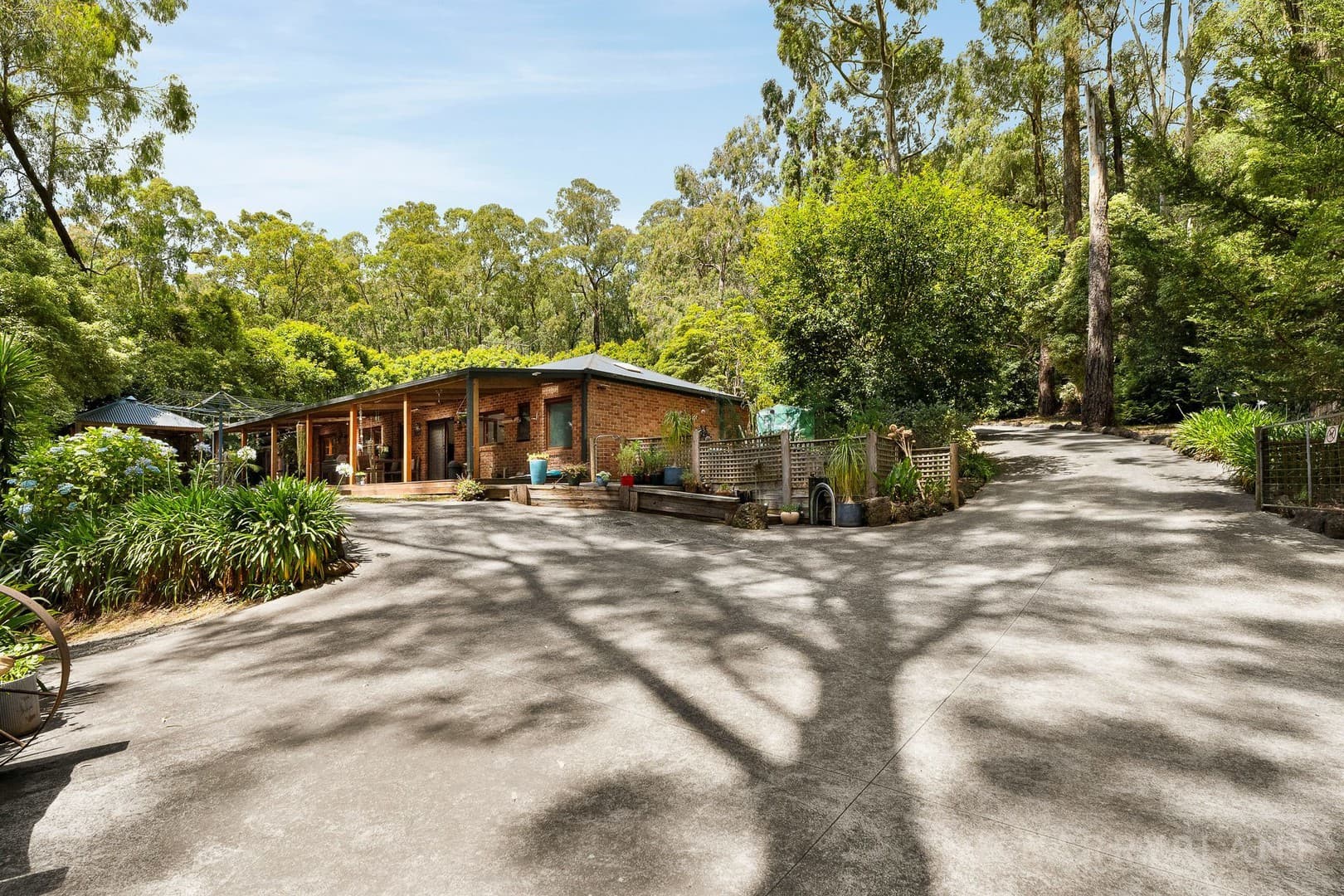 2 Lawsons Road, Emerald, VIC 3782, Emerald - Thumbnail 2