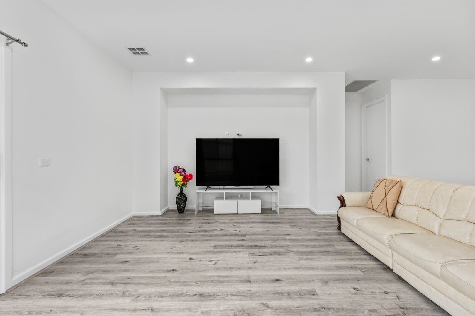 15 Kingsbury Road, Deanside, VIC 3336, Deanside - Thumbnail 7