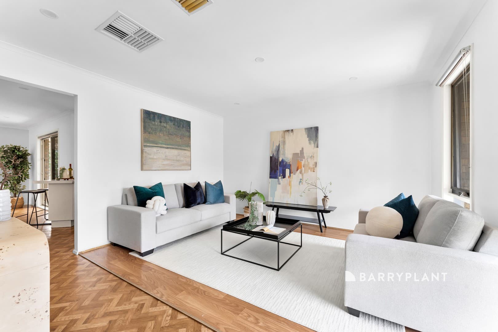 4 Glenleigh Court, Cranbourne North, VIC 3977, Cranbourne North - Thumbnail 2