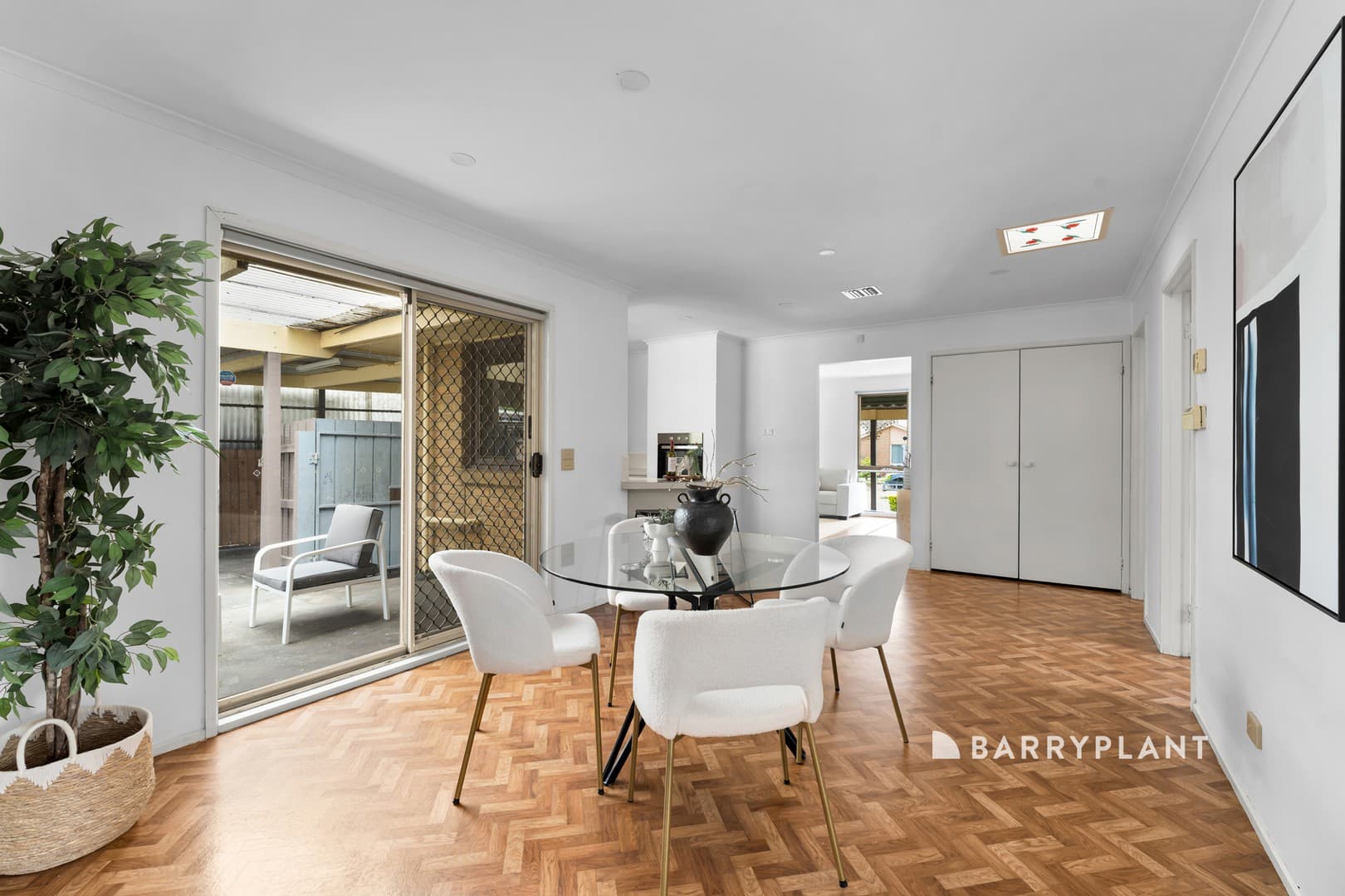 4 Glenleigh Court, Cranbourne North, VIC 3977, Cranbourne North - Thumbnail 6