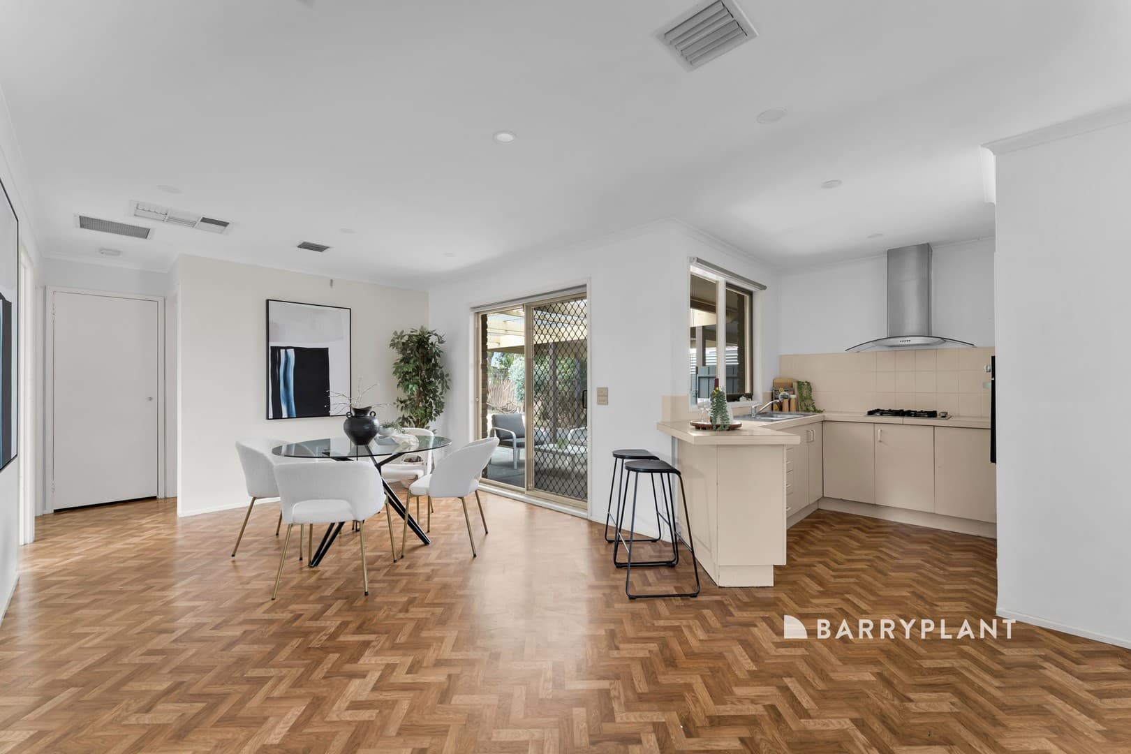 4 Glenleigh Court, Cranbourne North, VIC 3977, Cranbourne North - Thumbnail 7