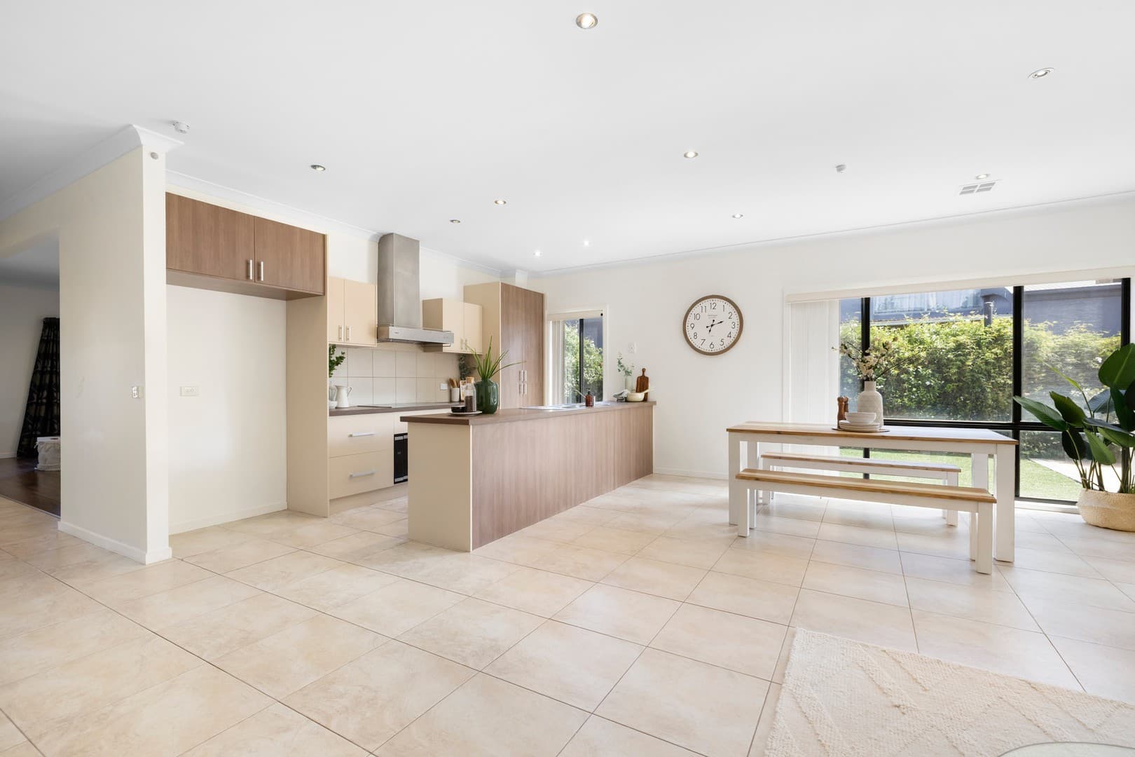 3 Innisfail Drive, Point Cook, VIC 3030, Point Cook - Thumbnail 2