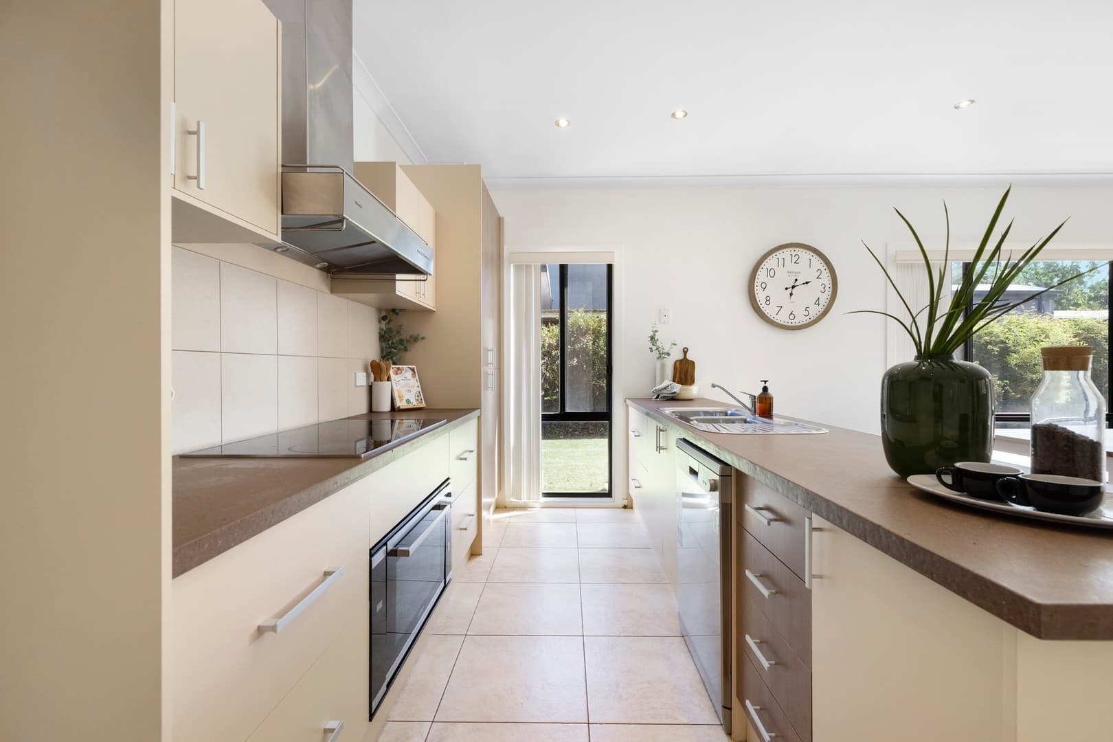 3 Innisfail Drive, Point Cook, VIC 3030, Point Cook - Thumbnail 3