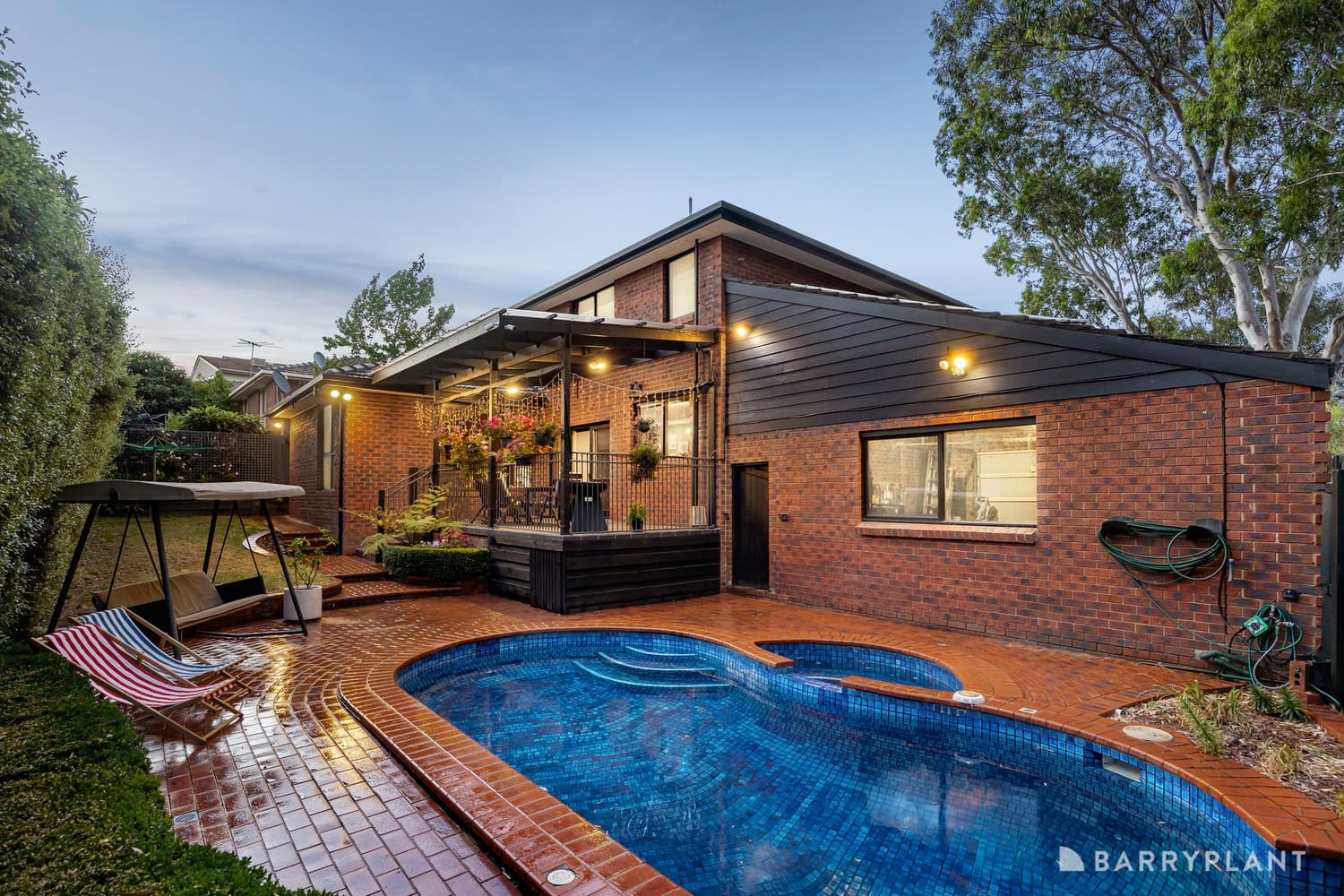18 Vicarage Way, Watsonia North, VIC 3087, Watsonia North - Thumbnail 2