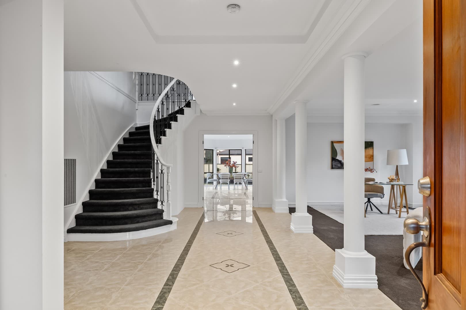 18 Cambridge Crescent, Taylors Lakes, VIC 3038, Taylors Lakes - Thumbnail 3