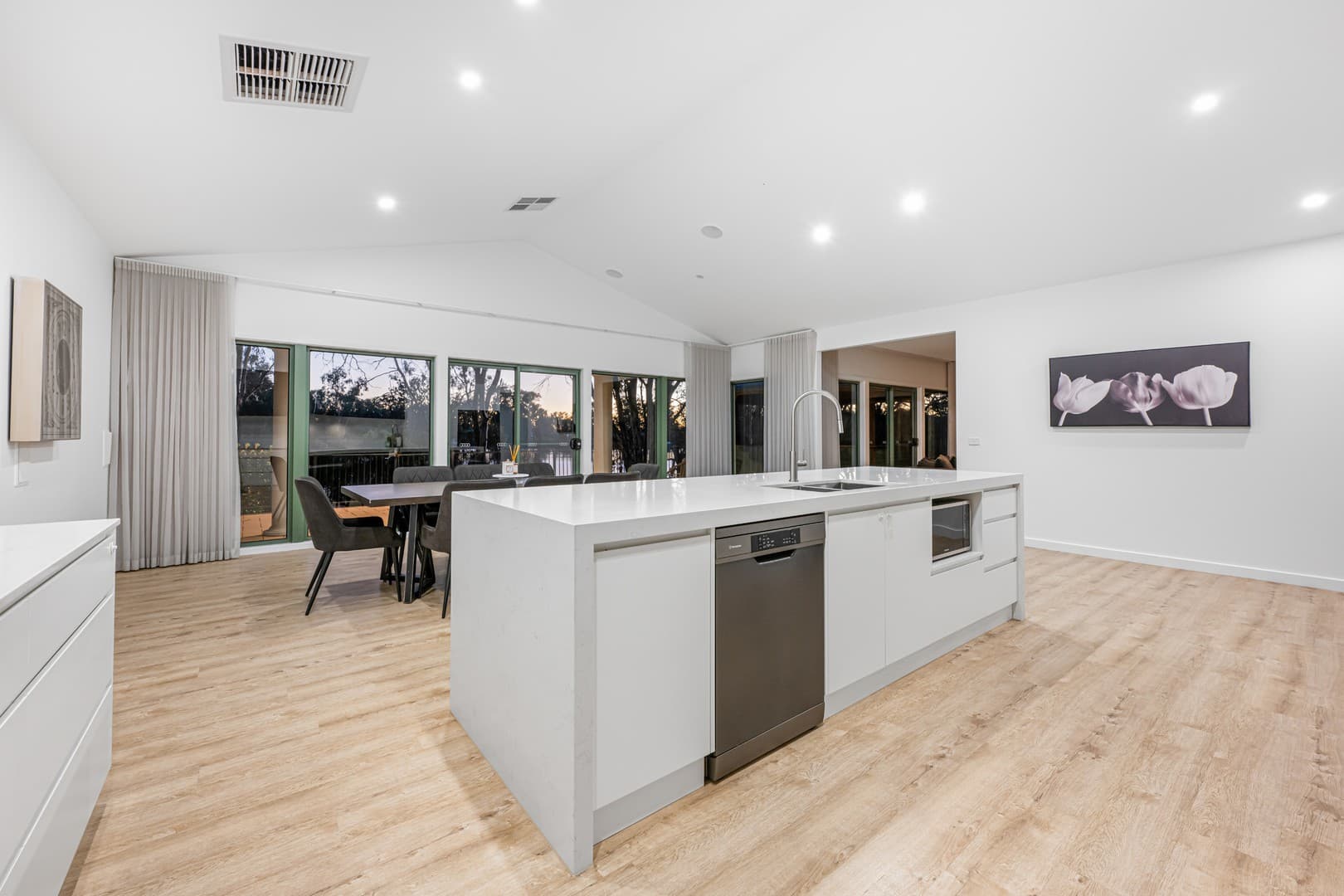 102 Hendy Road, Buronga, NSW 2739, Buronga - Thumbnail 7