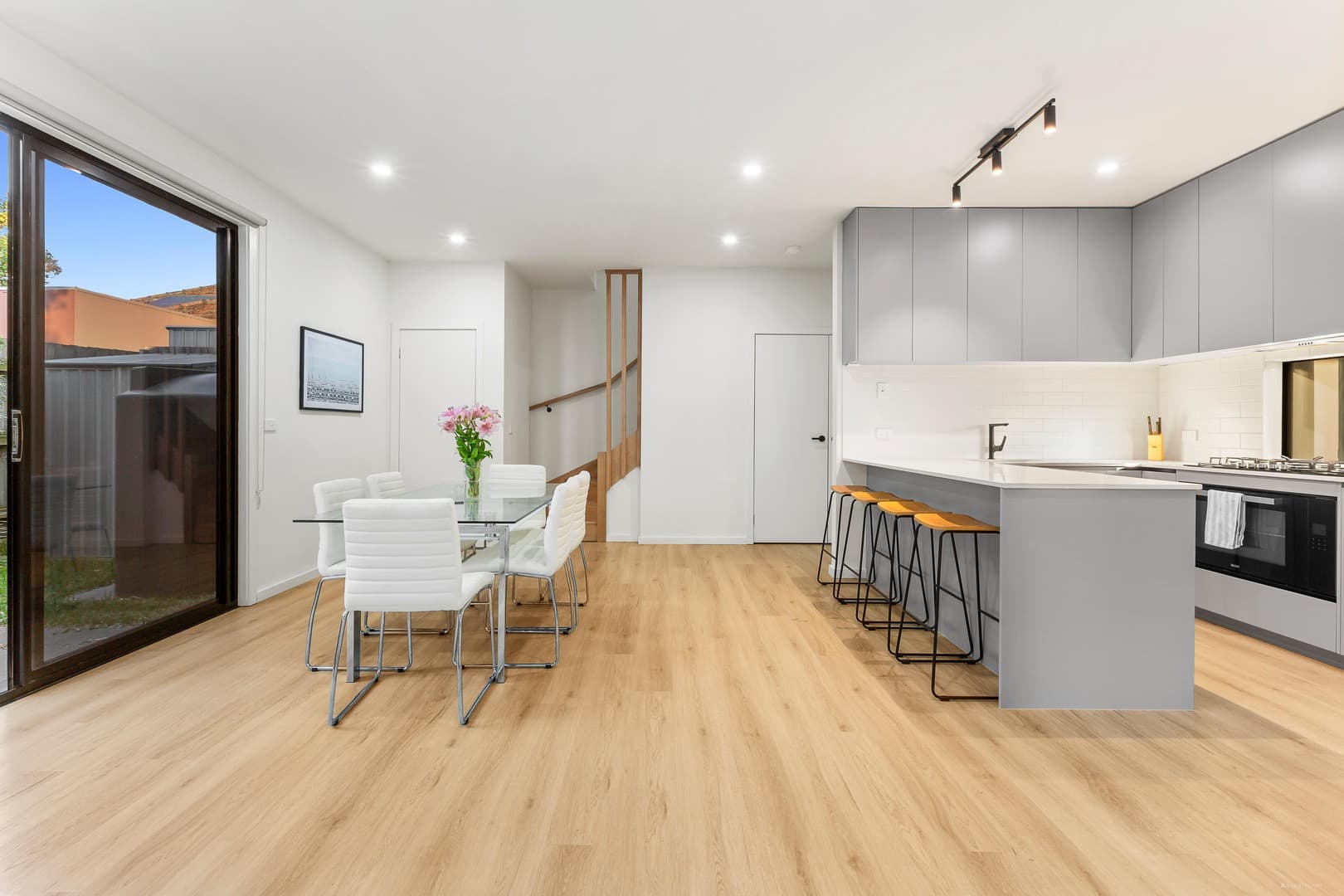 2/4 Arnold Avenue, Heidelberg Heights, VIC 3081, Heidelberg Heights - Thumbnail 3