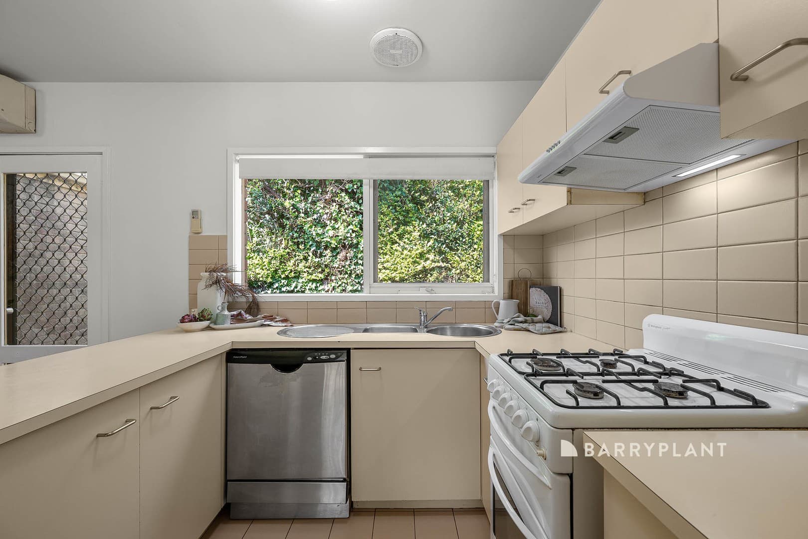 2/2 Shrives Road, Narre Warren, VIC 3805, Narre Warren - Thumbnail 3