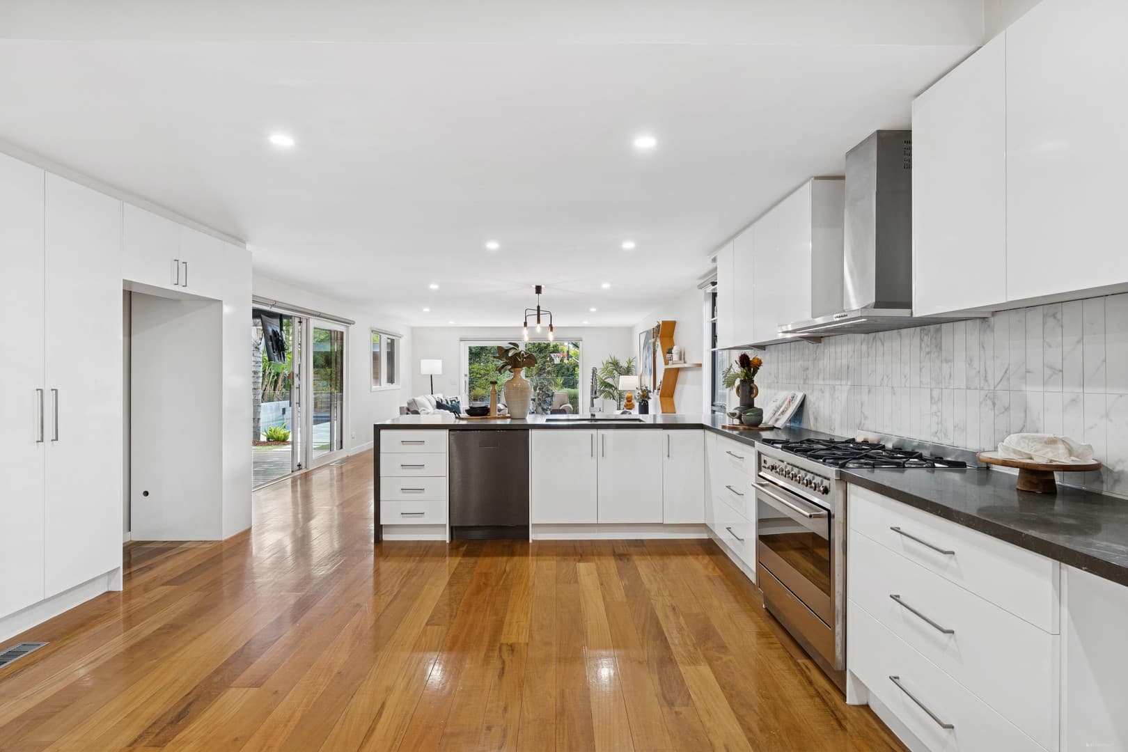 10 Evandale Avenue, Nunawading, VIC 3131, Nunawading - Thumbnail 4