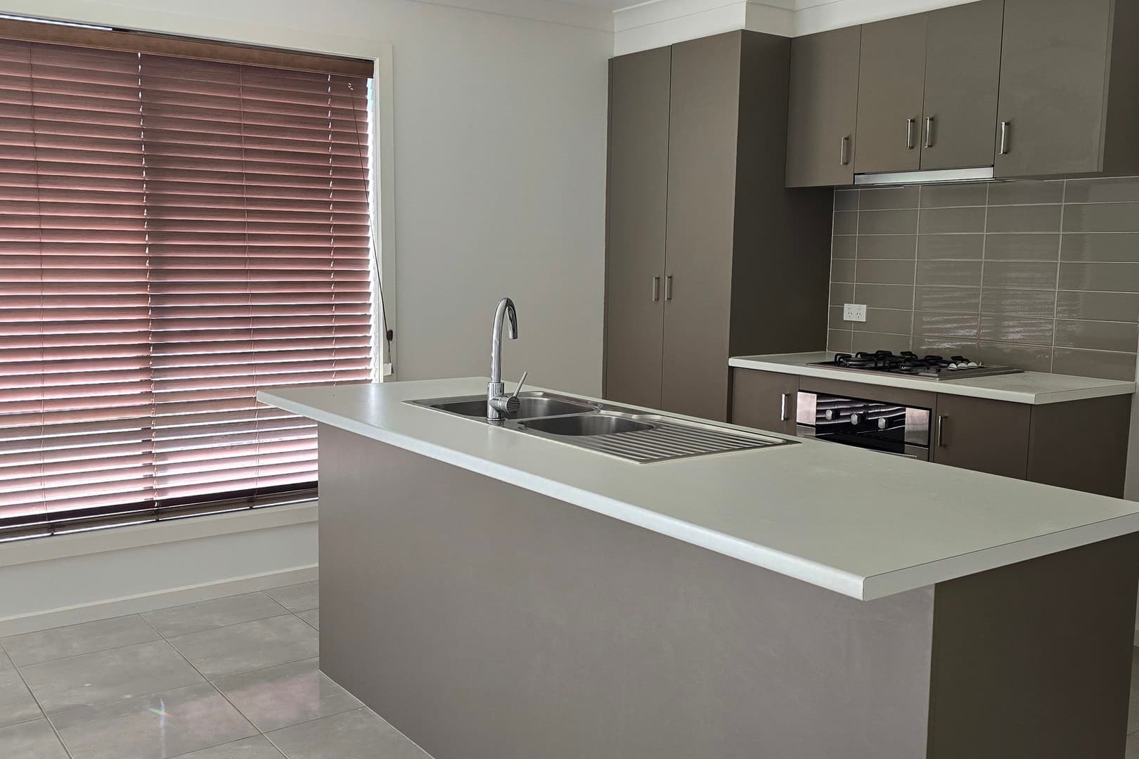 19 Portman Avenue, Harkness, VIC 3337, Harkness - Thumbnail 3