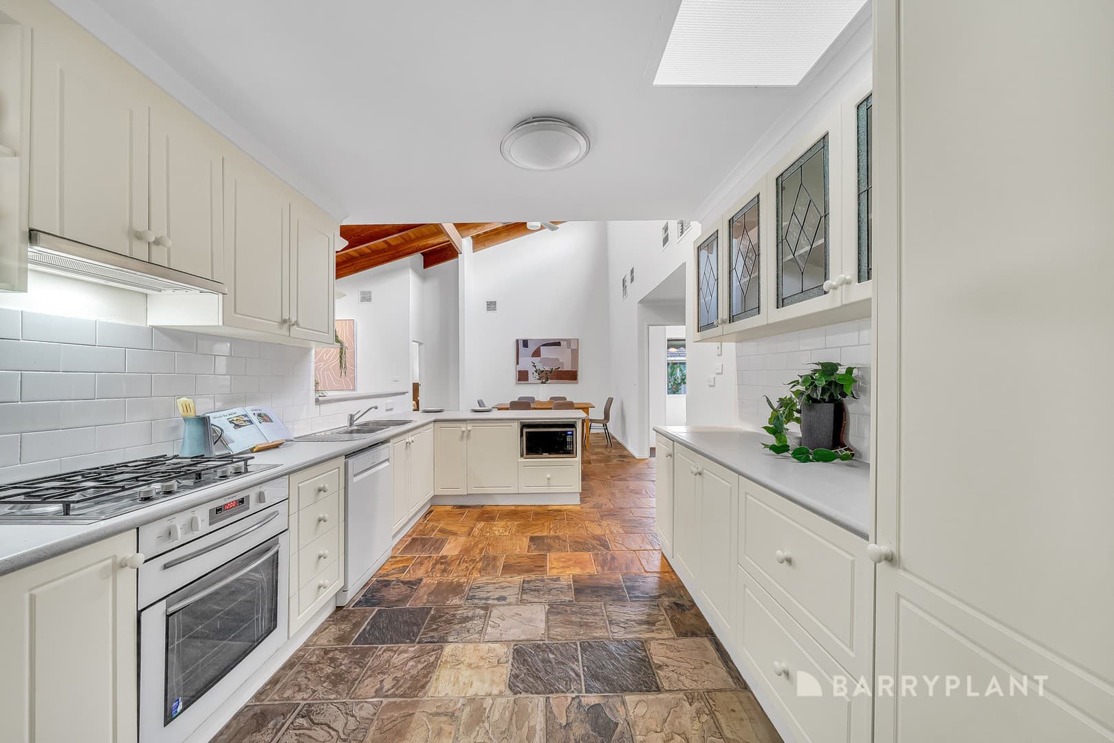 5 Barwon Court, Werribee, VIC 3030, Werribee - Thumbnail 6