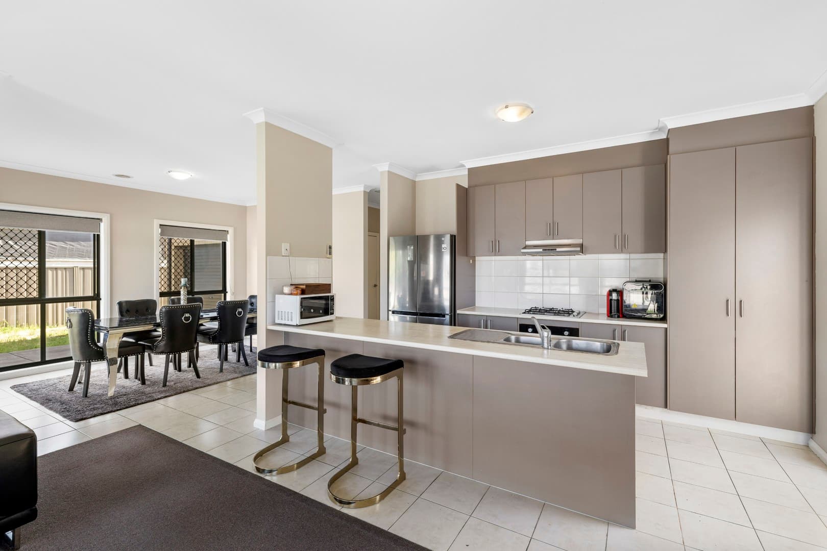 31 Mount Way, Caroline Springs, VIC 3023, Caroline Springs - Thumbnail 2