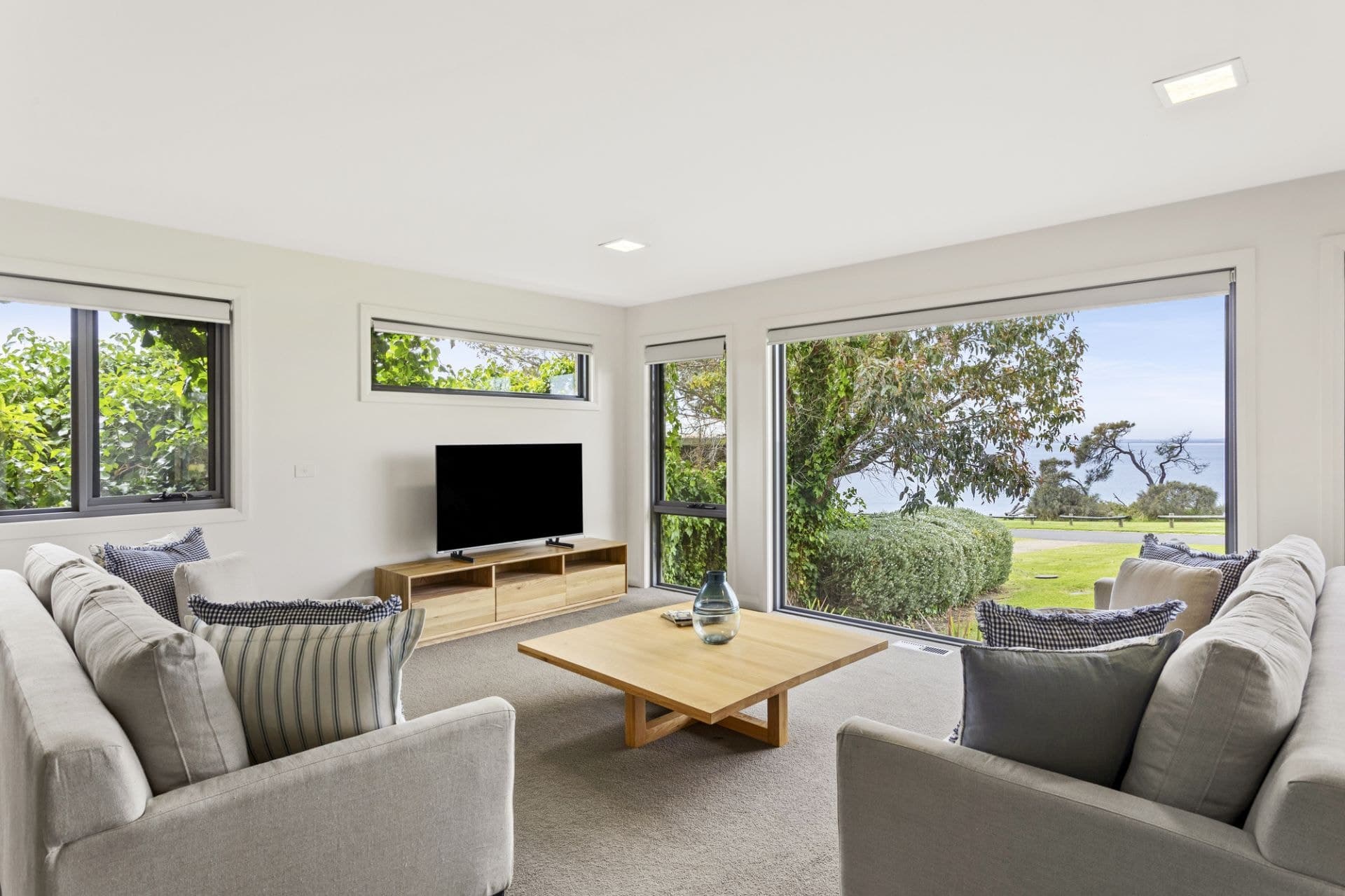 8 The Esplanade, Flinders, Flinders - Thumbnail 3