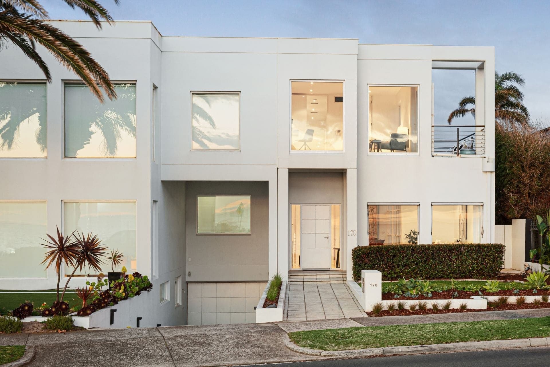 170 Esplanade, Brighton, Brighton - Thumbnail 2