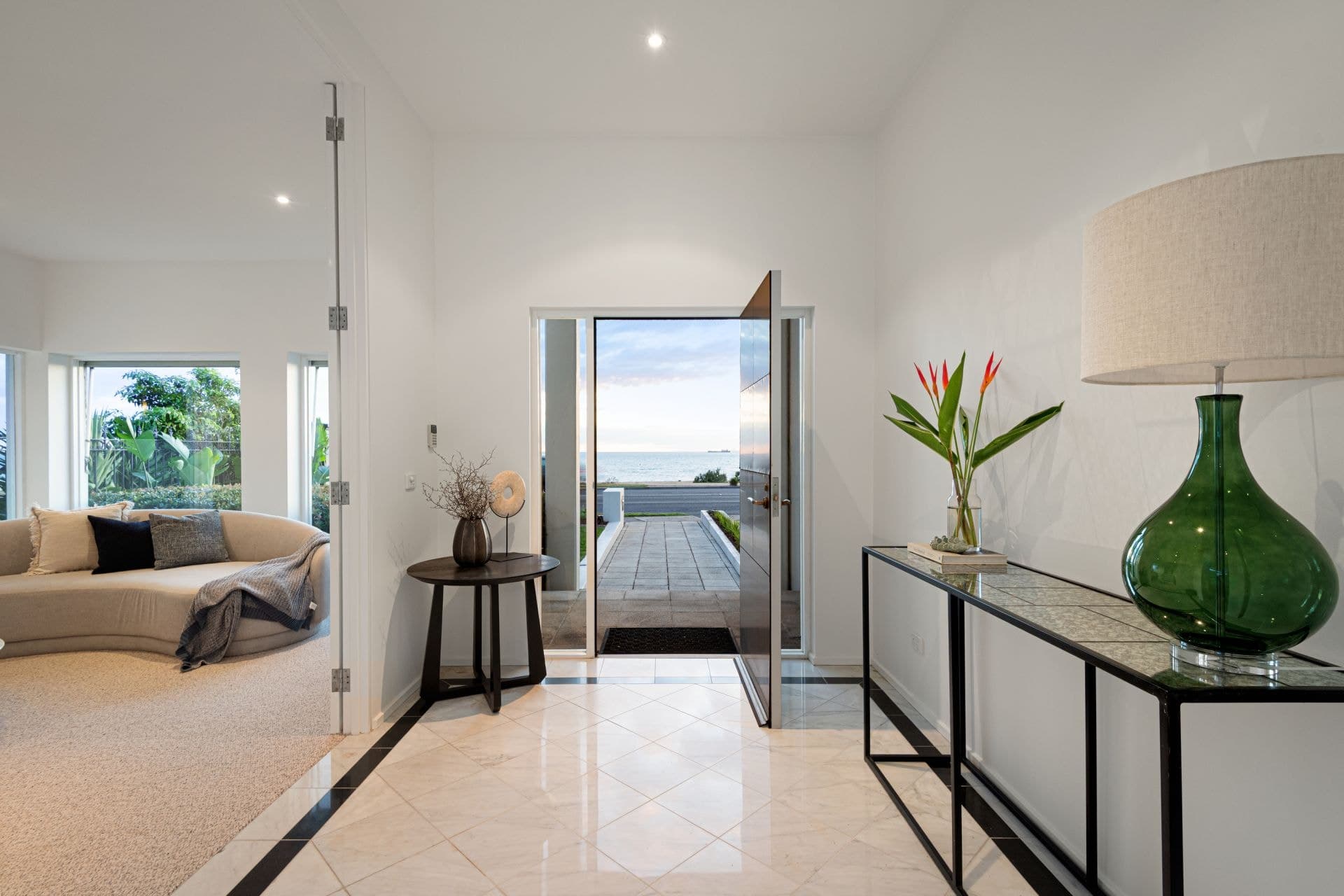 170 Esplanade, Brighton, Brighton - Thumbnail 3