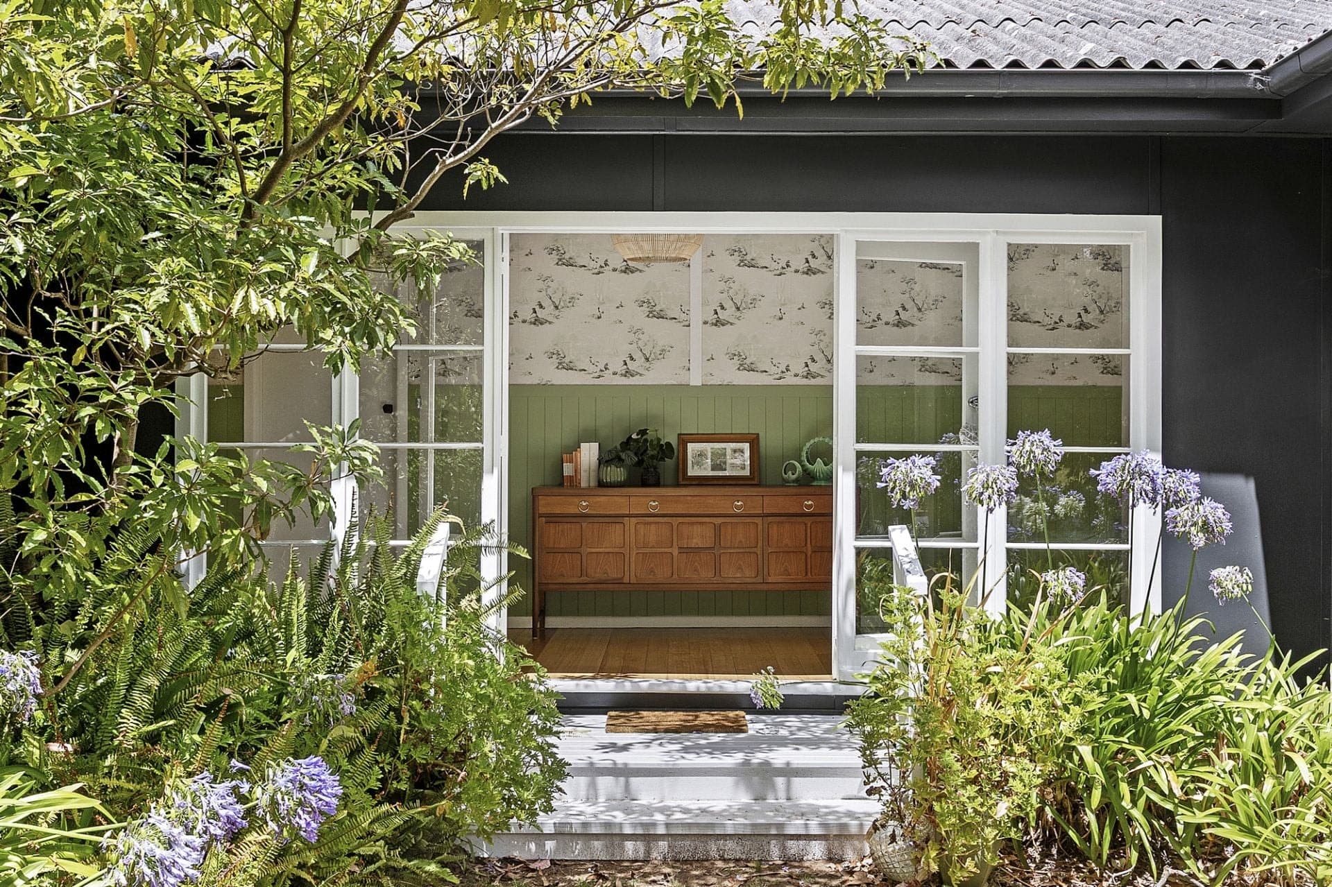 6-8 Steen Avenue, Shoreham, Shoreham - Image 1