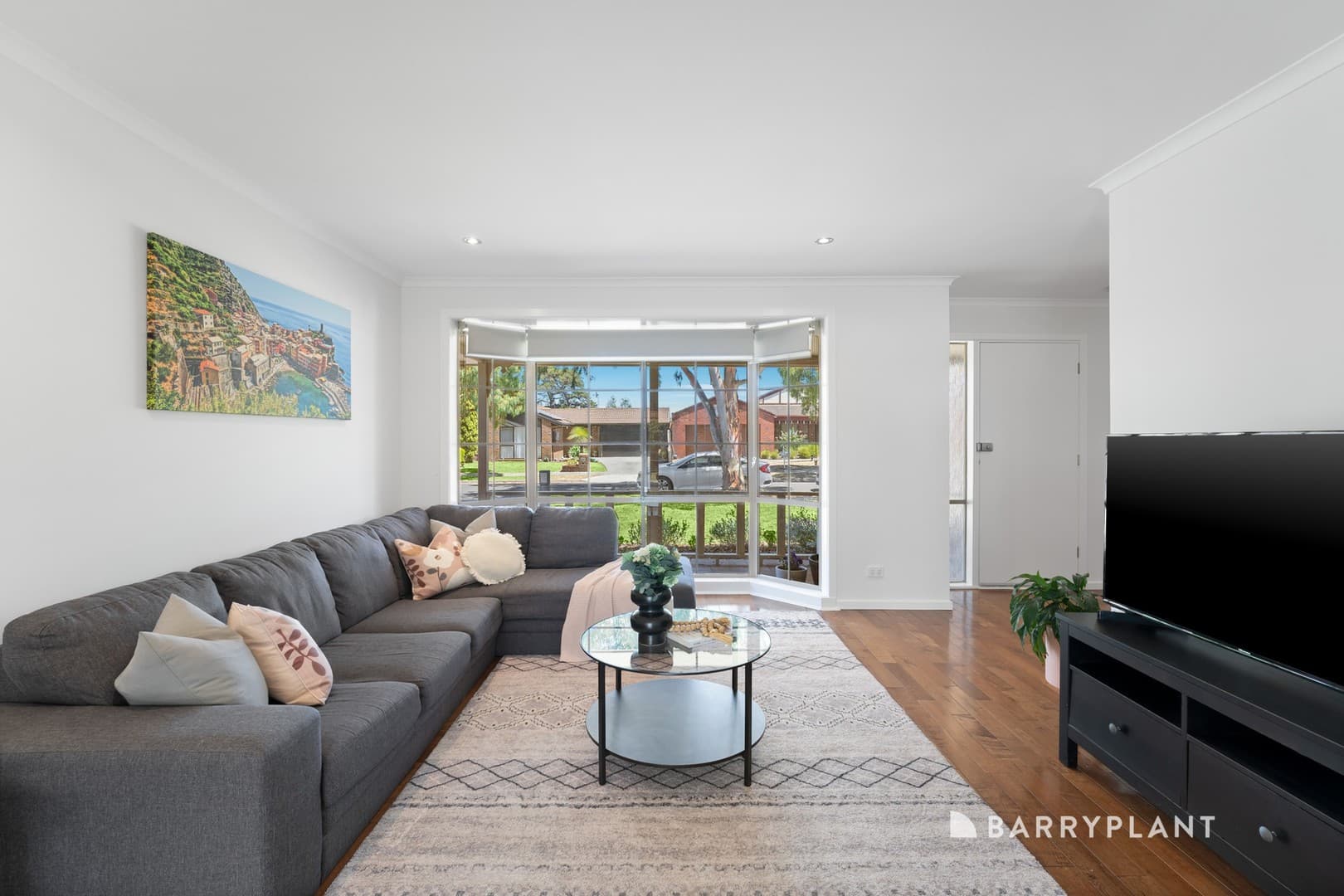 16 Hobson Crescent, Mill Park, VIC 3082, Mill Park - Thumbnail 2