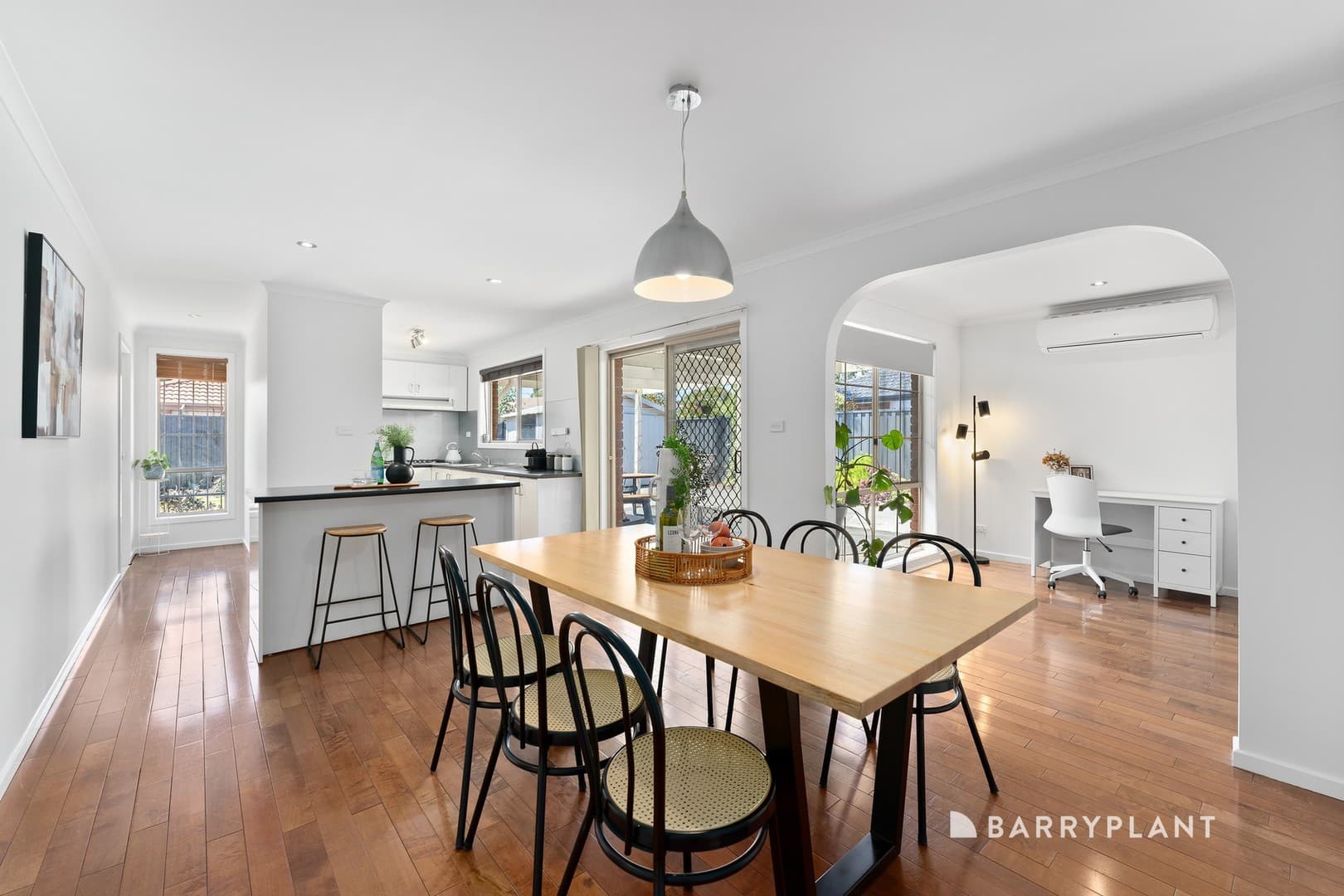 16 Hobson Crescent, Mill Park, VIC 3082, Mill Park - Thumbnail 3