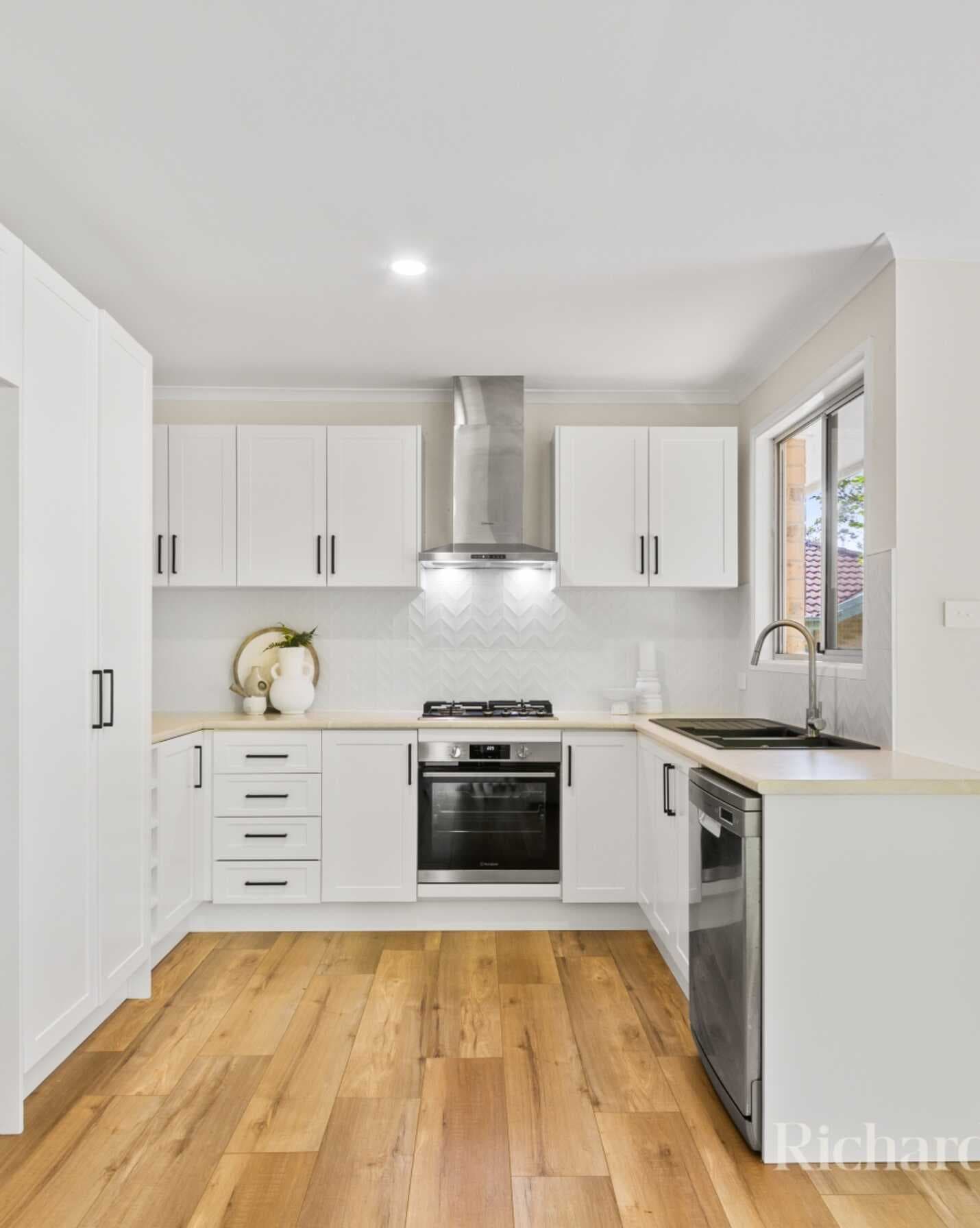 22 Warrawilla Road Wyoming, Wyoming - Thumbnail 2