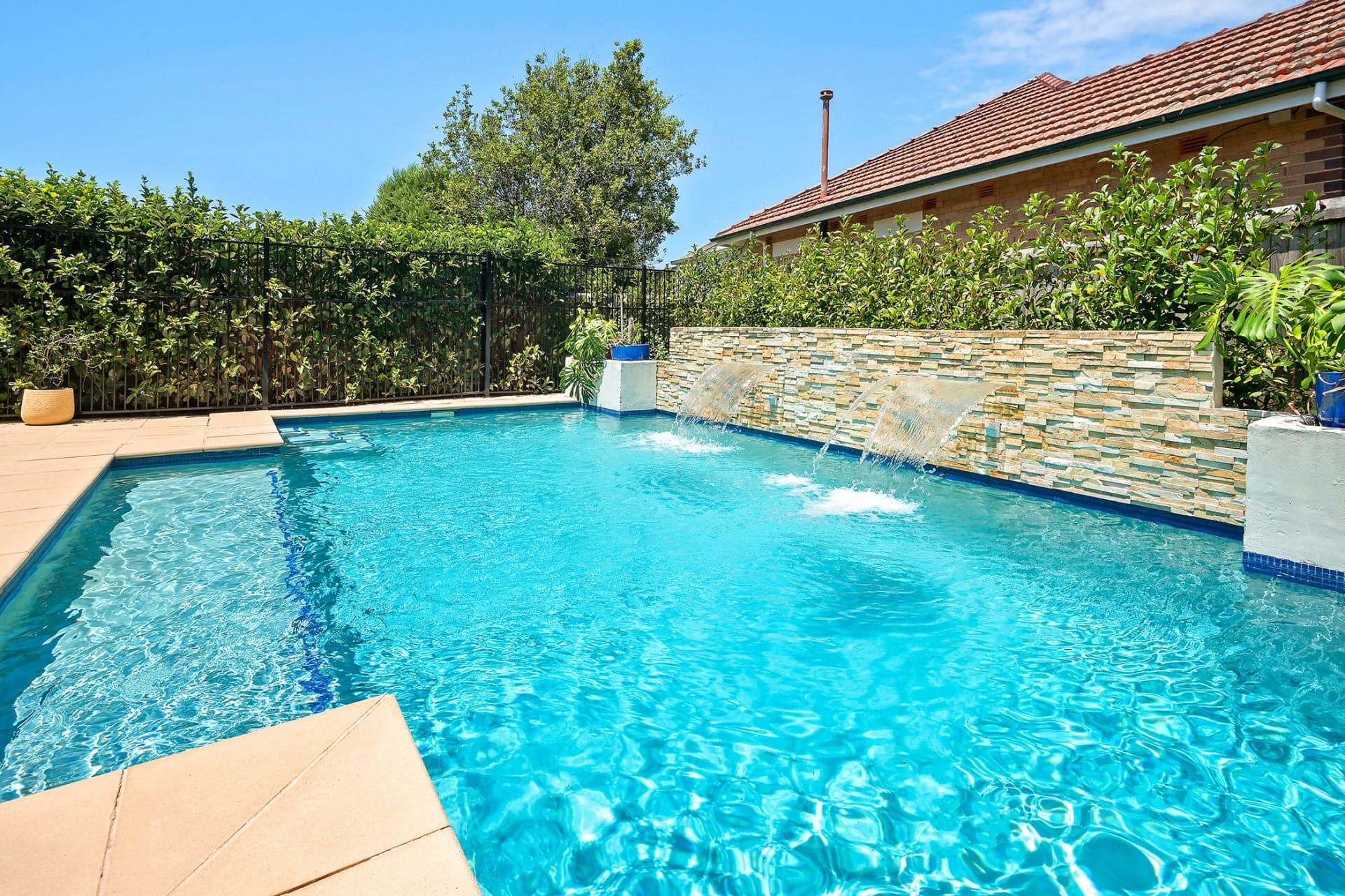 13 Lister Avenue, Seaforth, Seaforth - Thumbnail 8