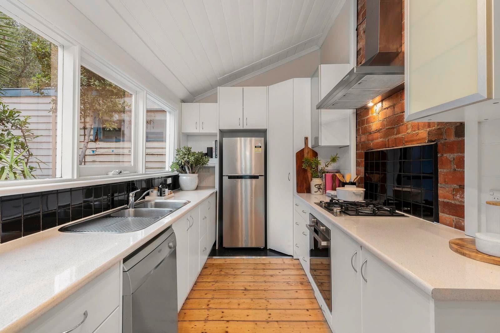 15 Gordon Crescent, Kensington VIC 3031, Kensington - Thumbnail 4